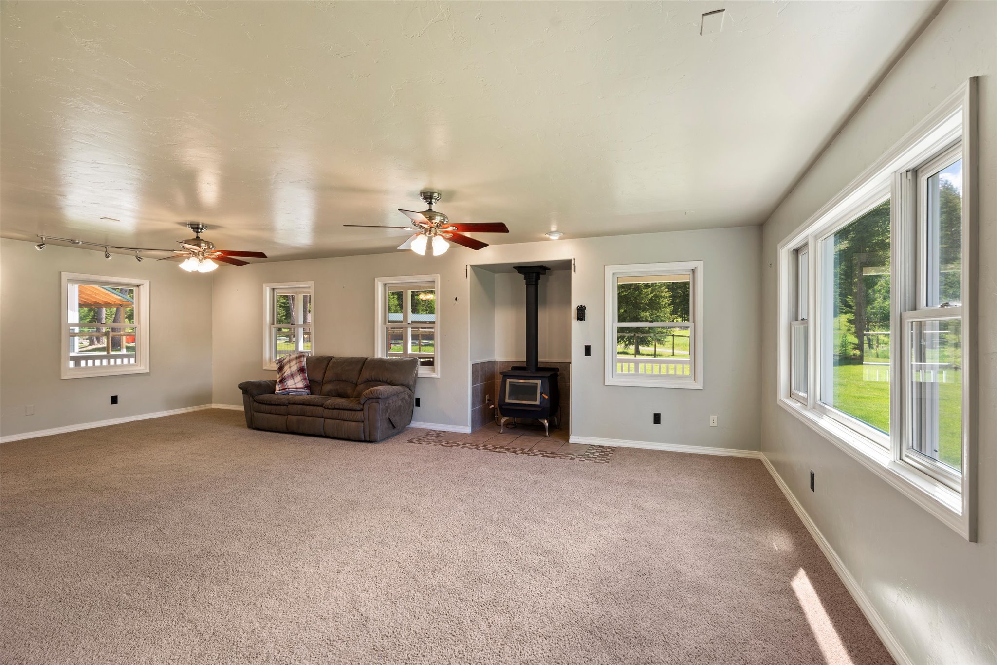 100 Seely Lane Property Photo 18