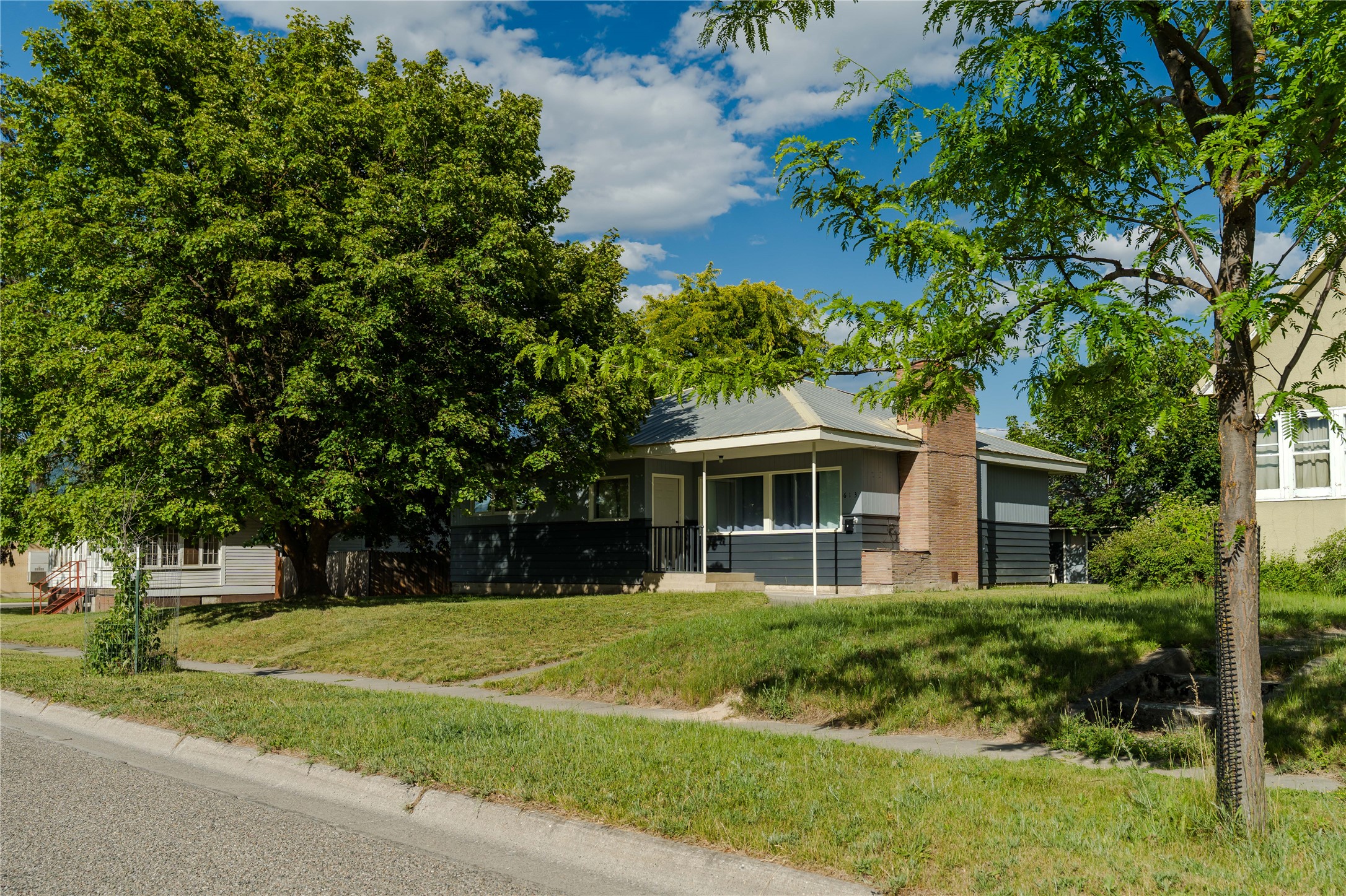 613 Main Avenue Property Photo 1