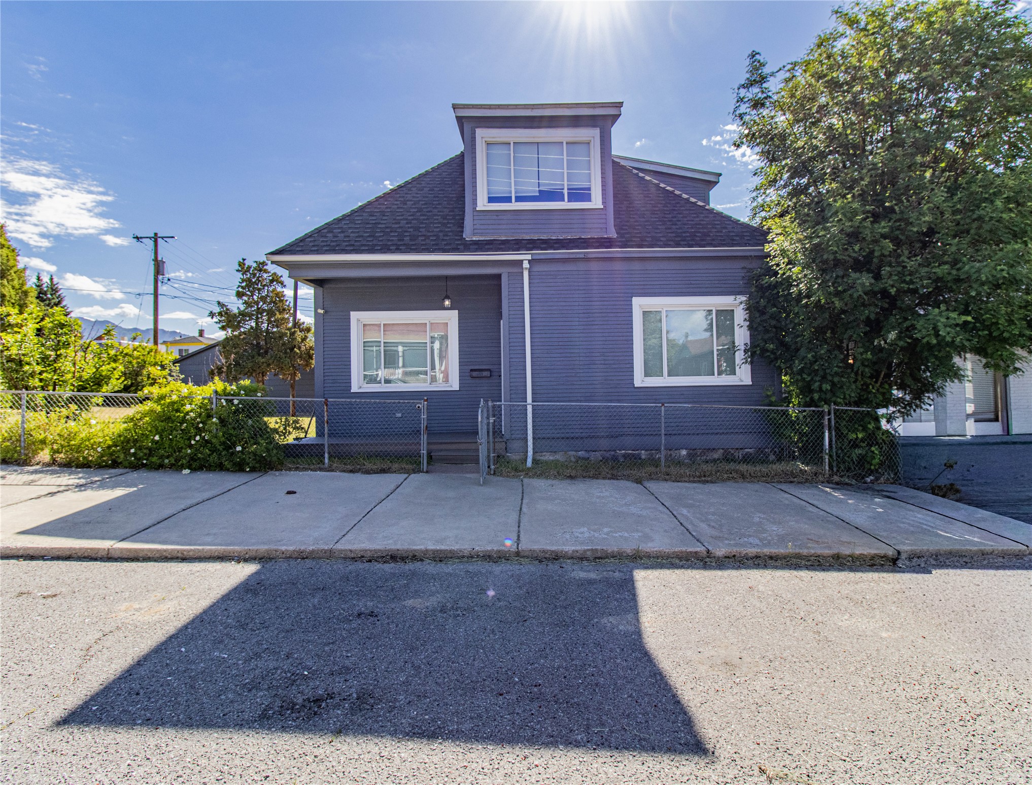 812 S Dakota Street Property Photo 3