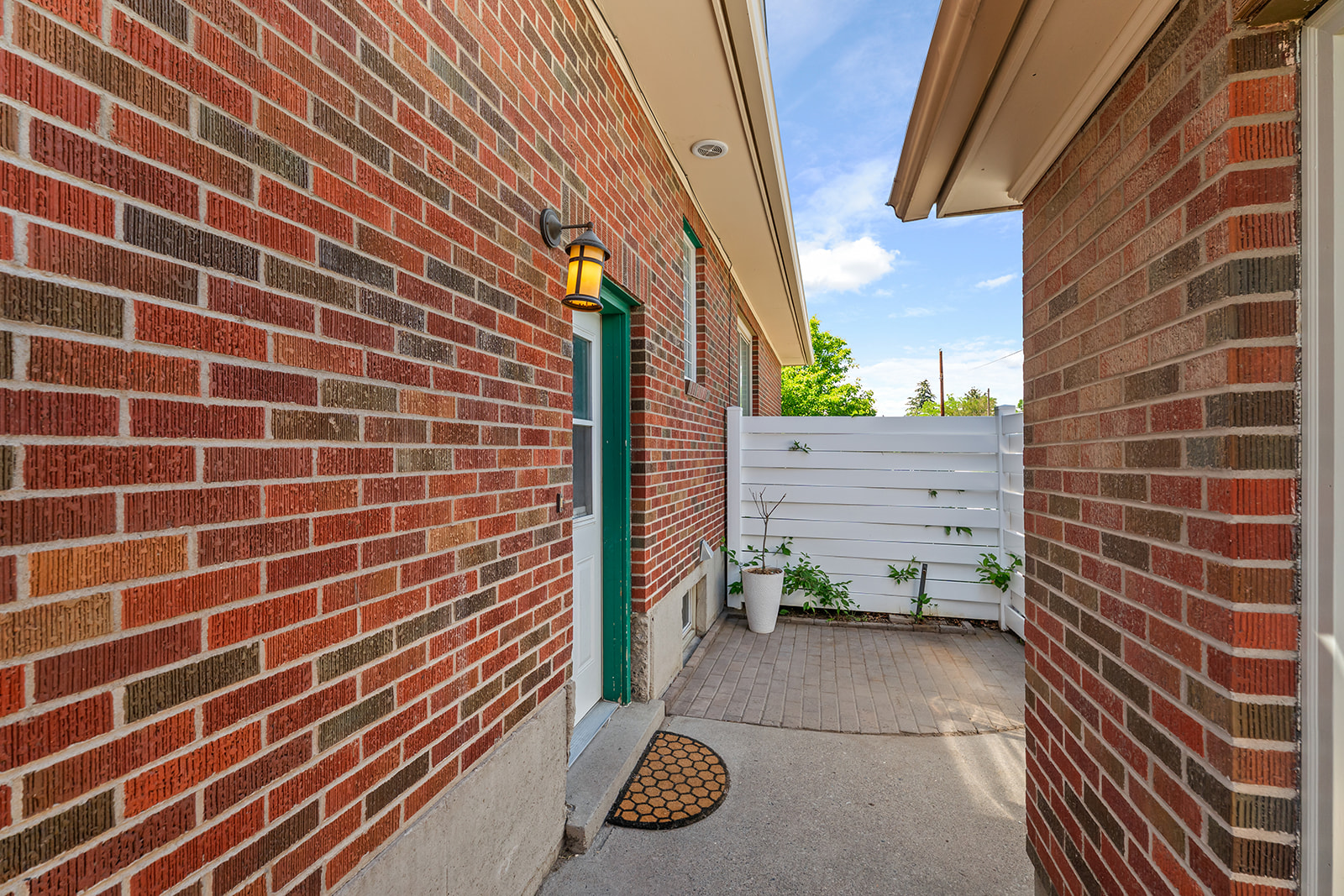 1037 N Ewing Street Property Photo 6