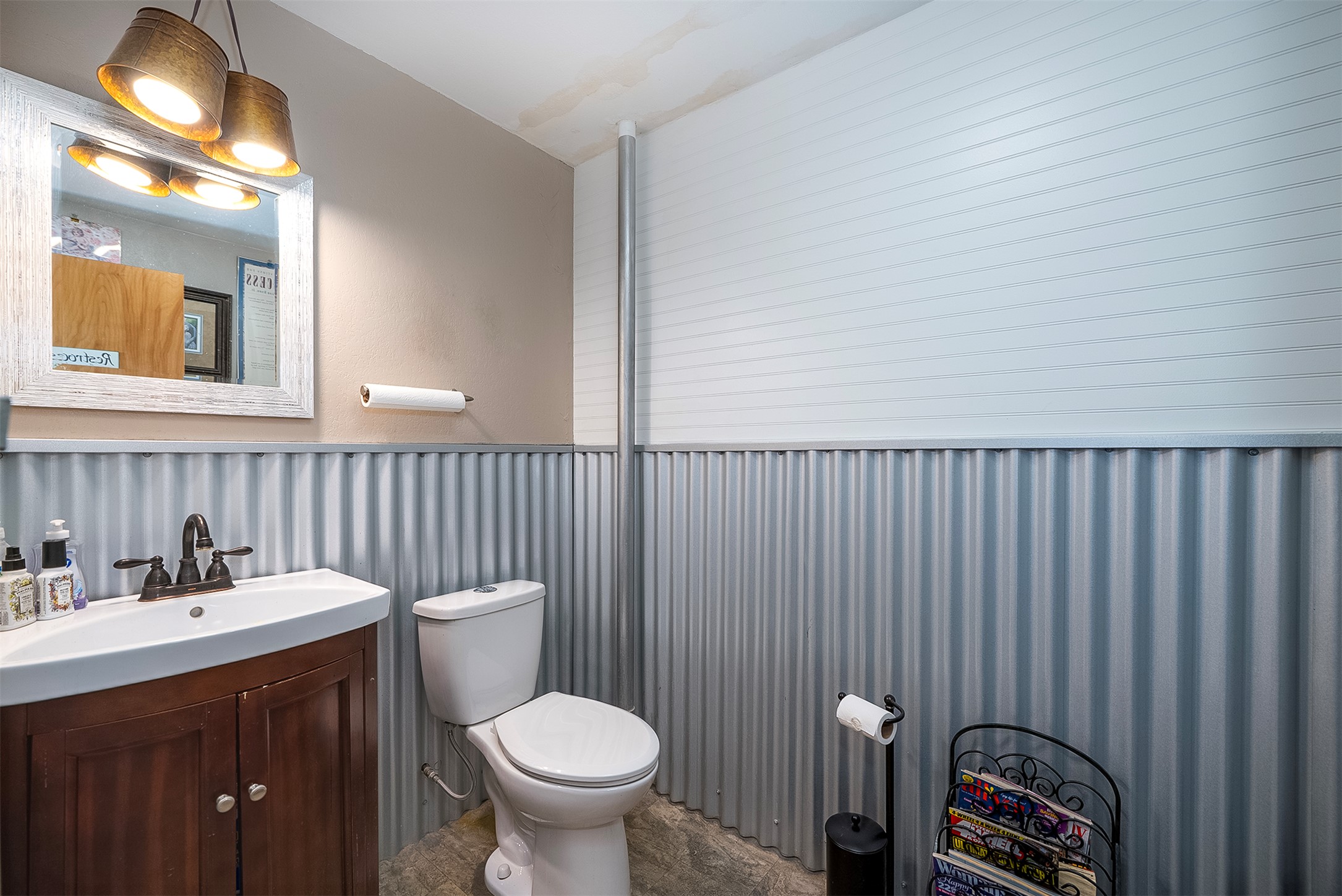 302 2nd Avenue W Property Photo 14