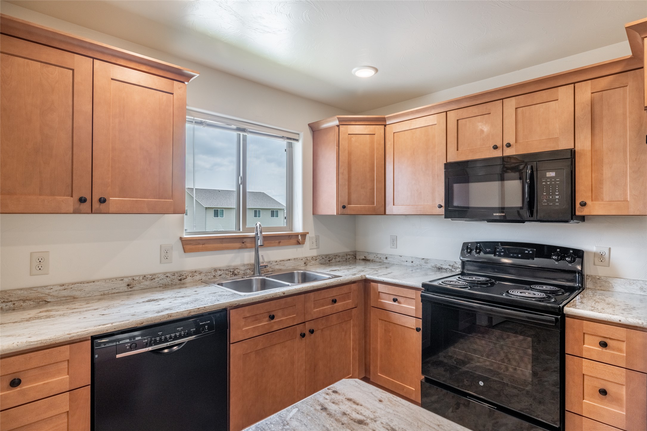 1709-1715 Euclid Avenue Property Photo 7