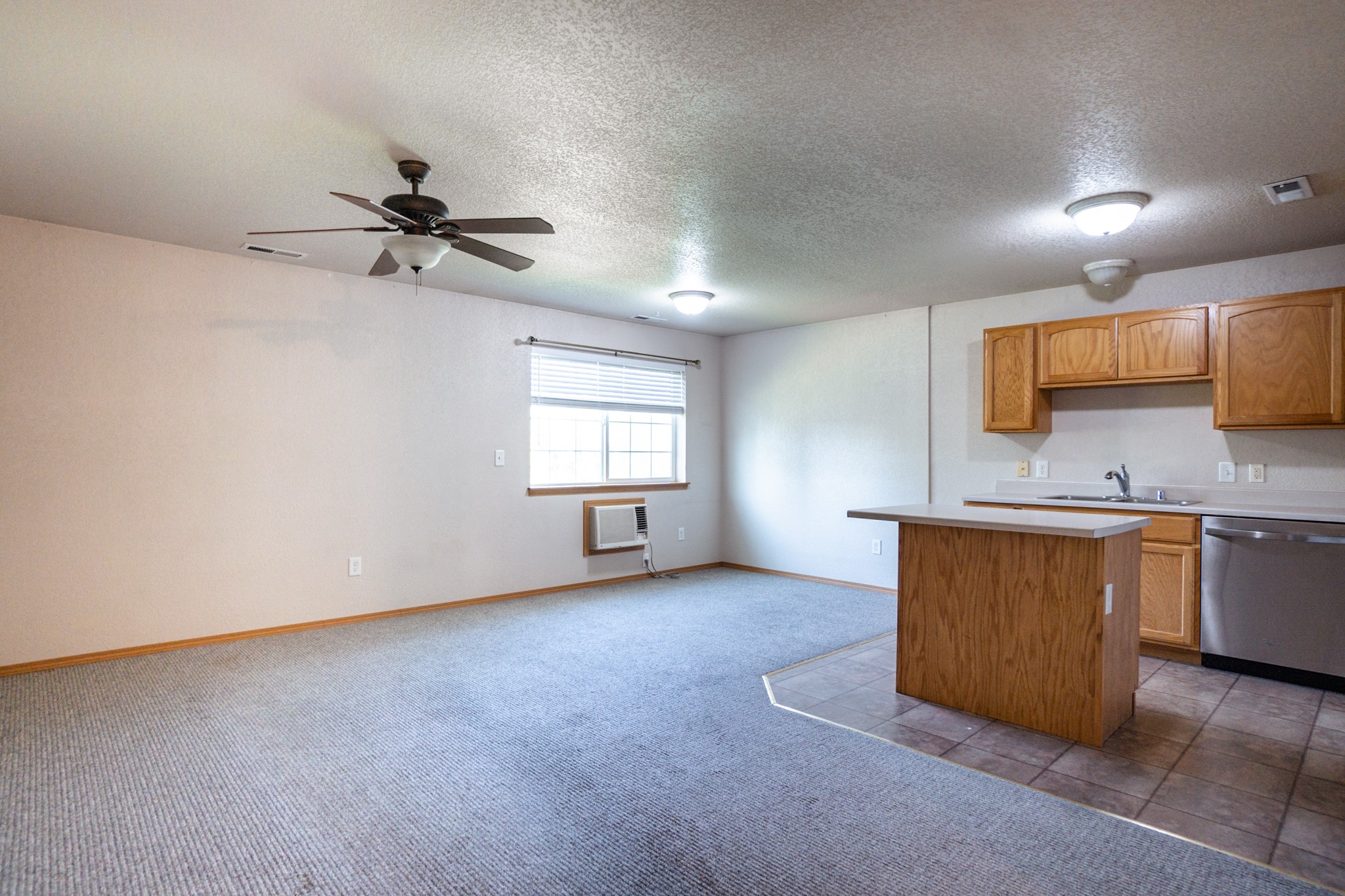 1915 Montana Street D Property Photo 10