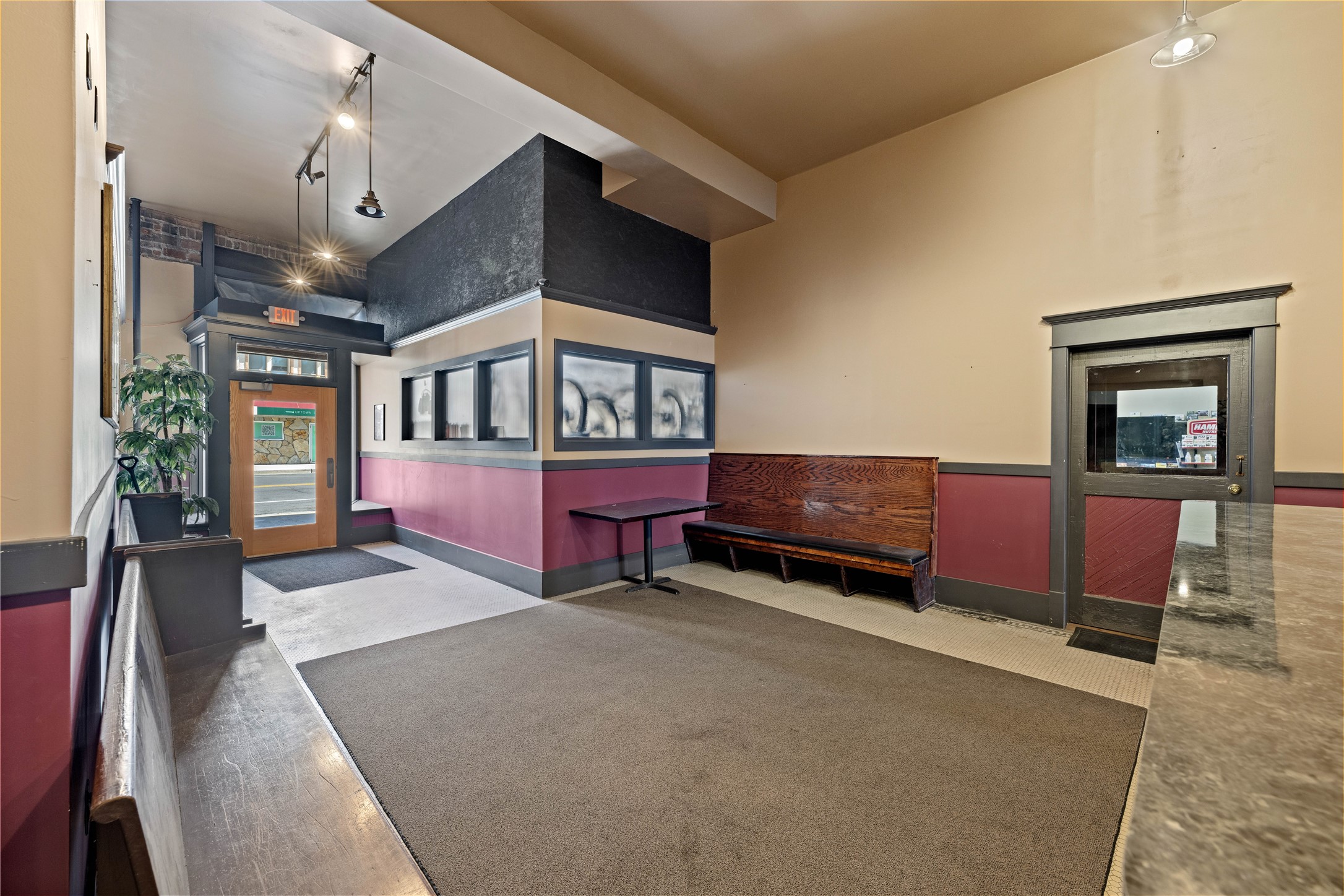 120 W Broadway Street Property Photo 11