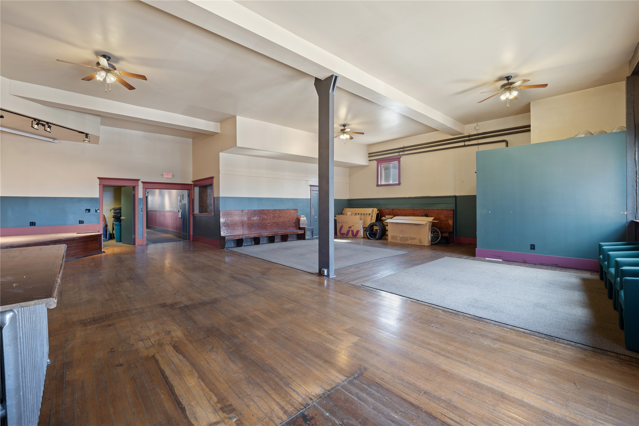 120 W Broadway Street Property Photo 14