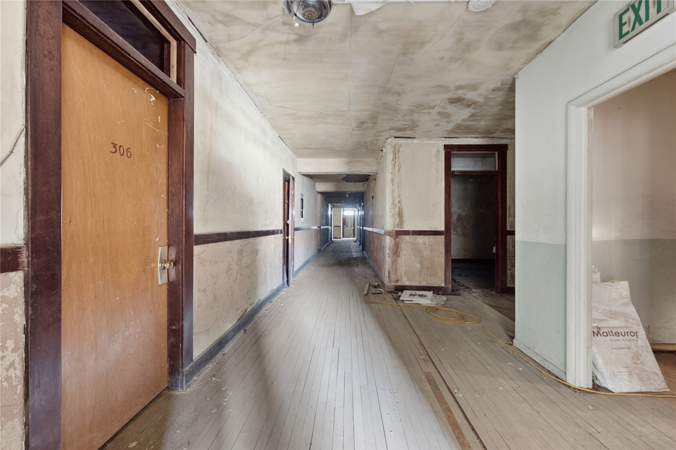 120 W Broadway Street Property Photo 37