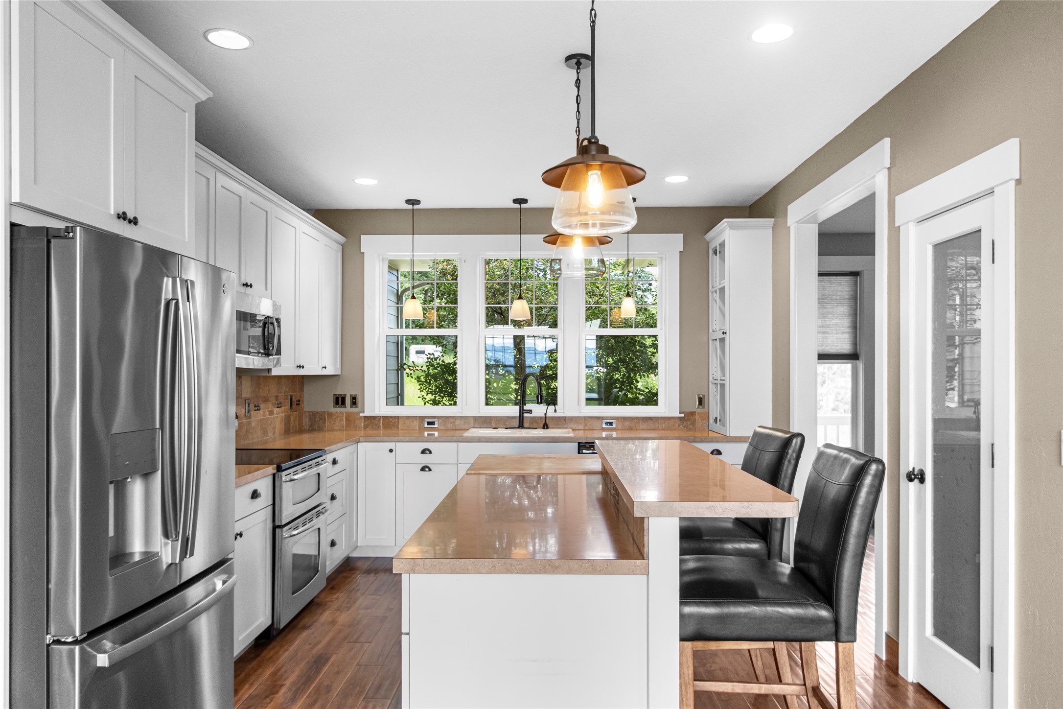 47 Whalebone Court Property Photo 4