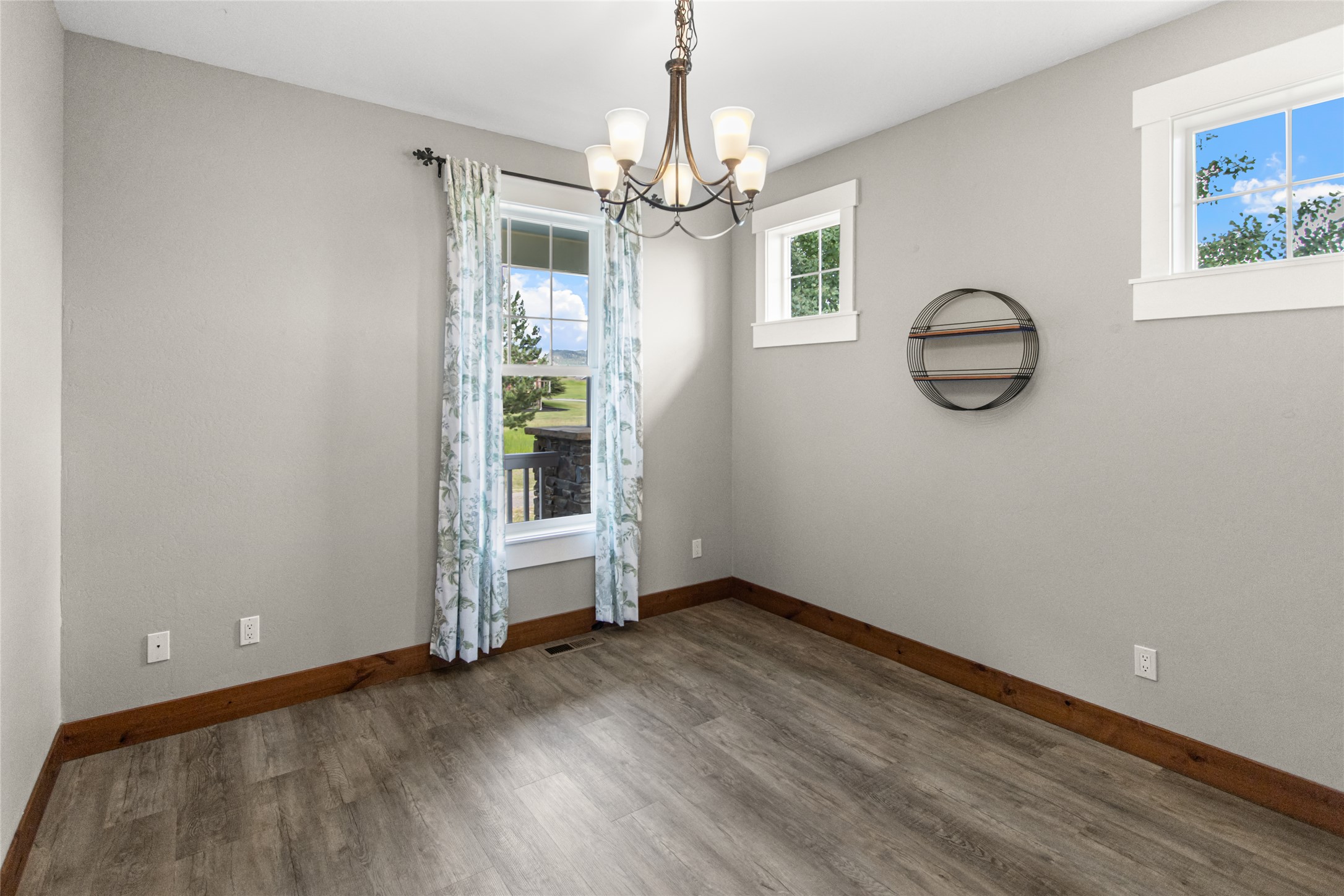 47 Whalebone Court Property Photo 25