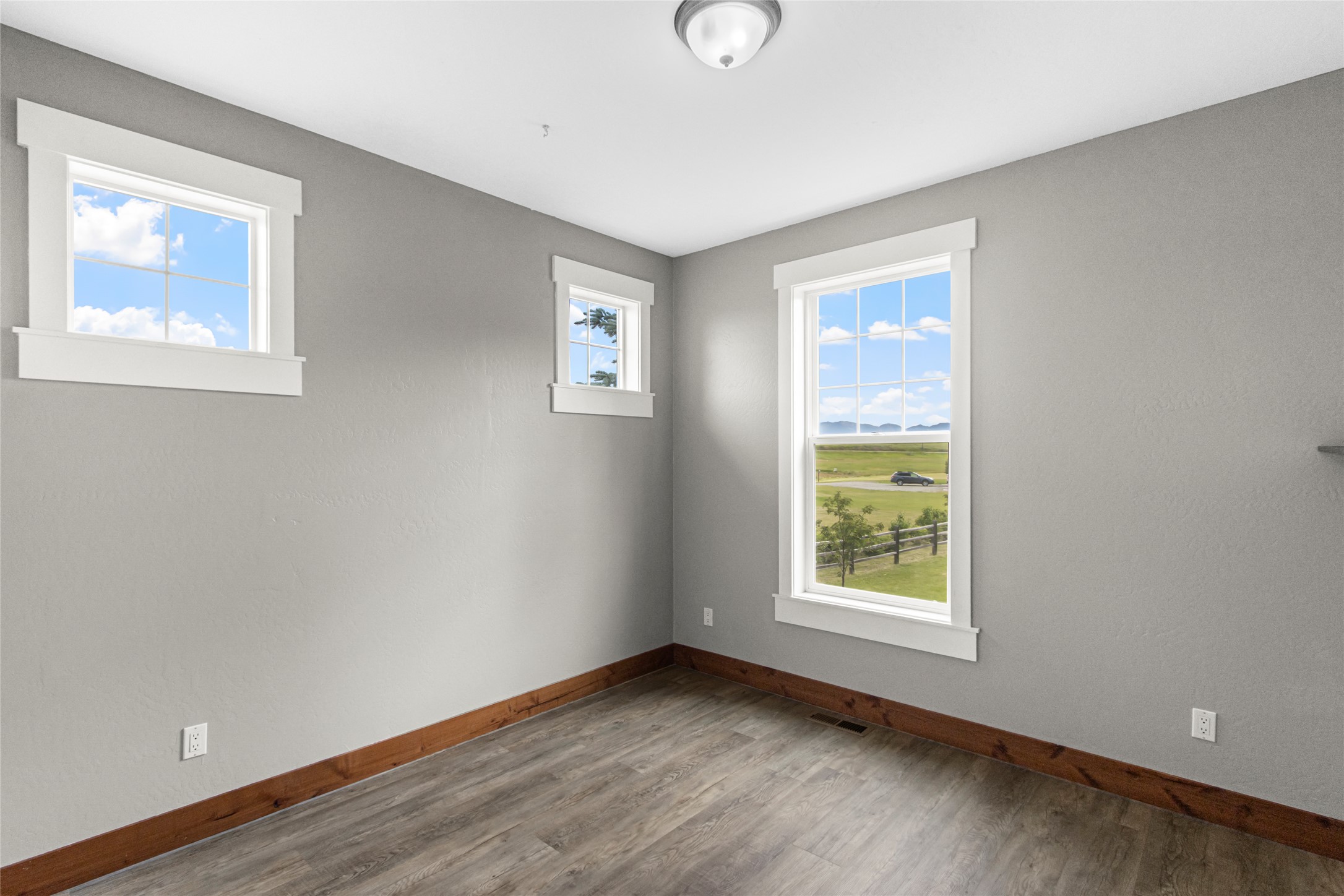47 Whalebone Court Property Photo 27