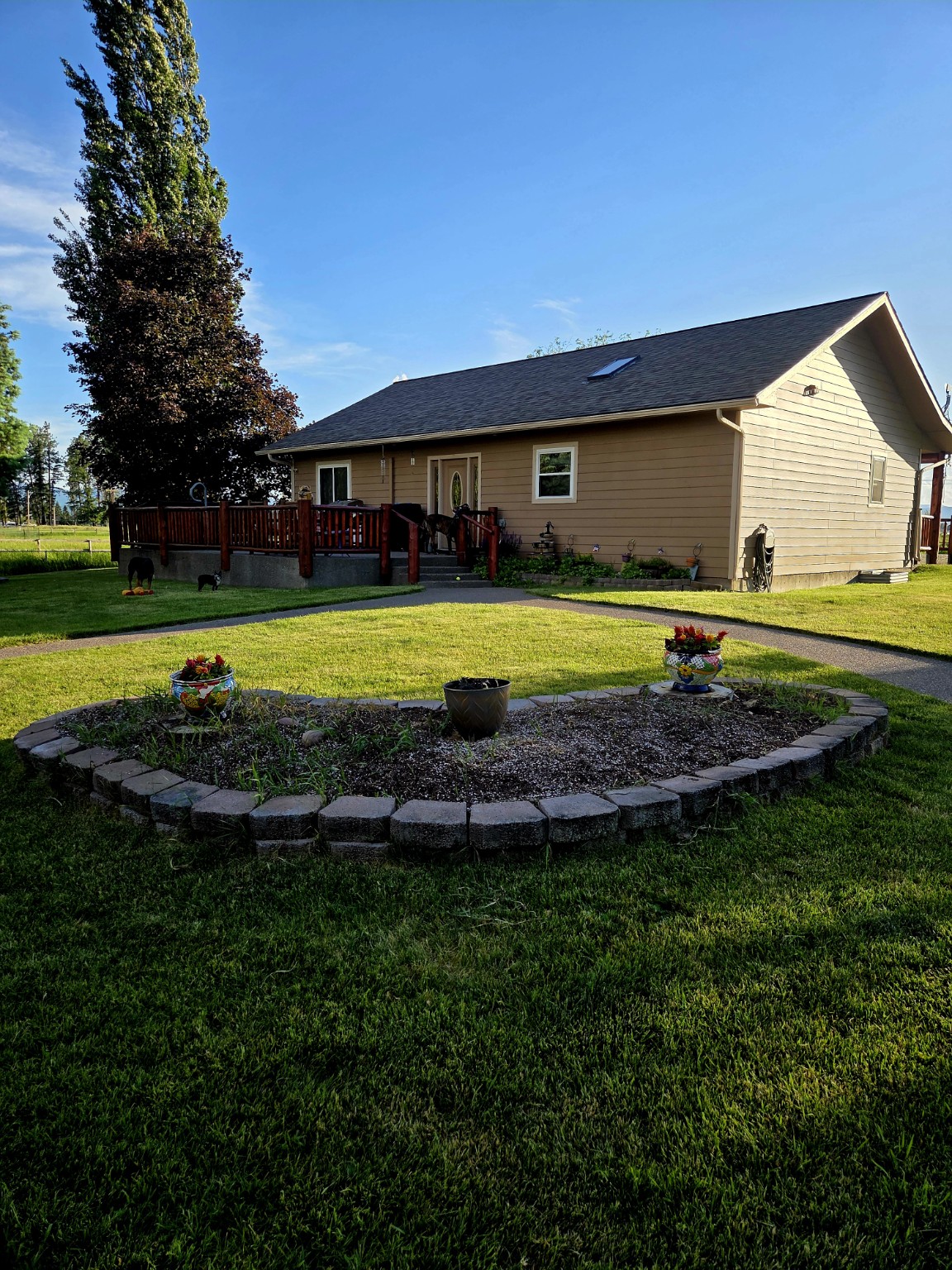 100 N Springwood Road Property Photo 3