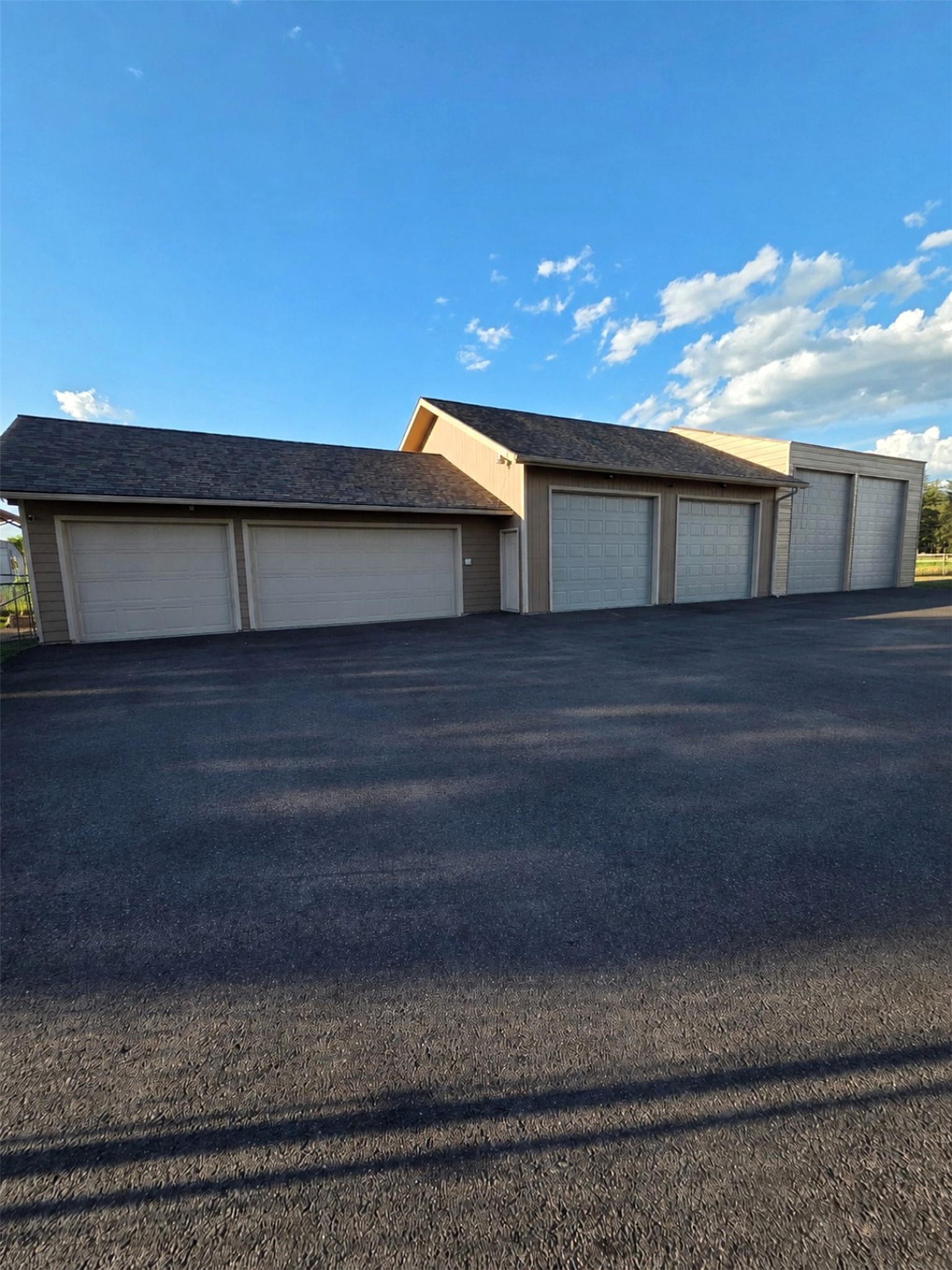 100 N Springwood Road Property Photo 7