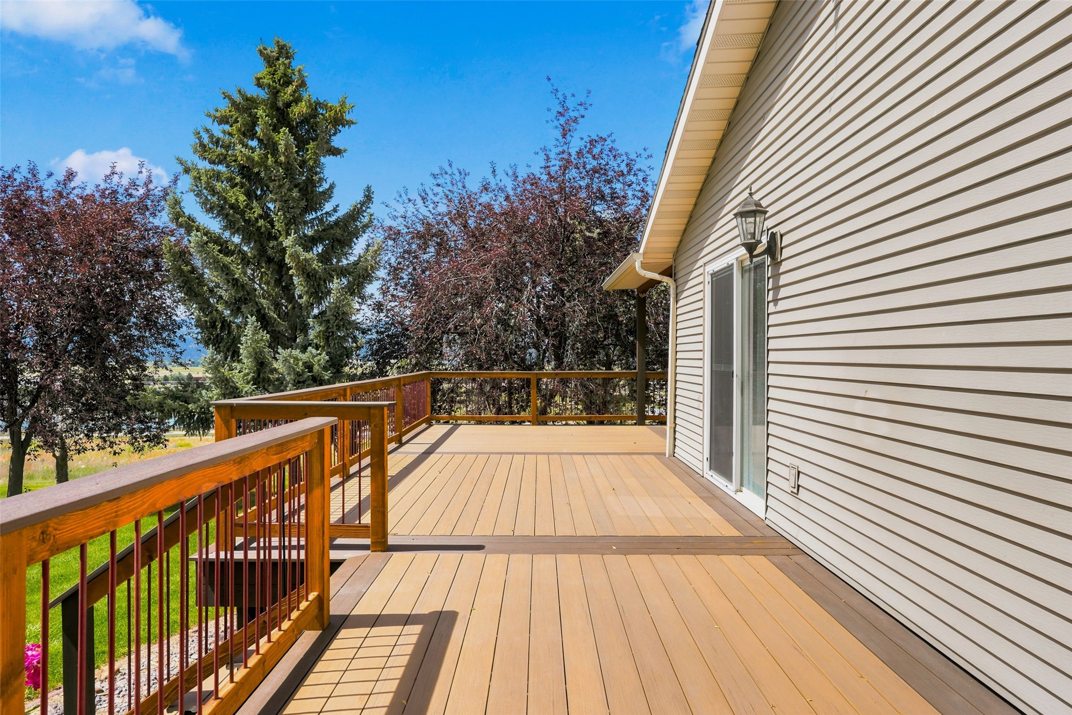 6385 Goodan Lane Property Photo 4