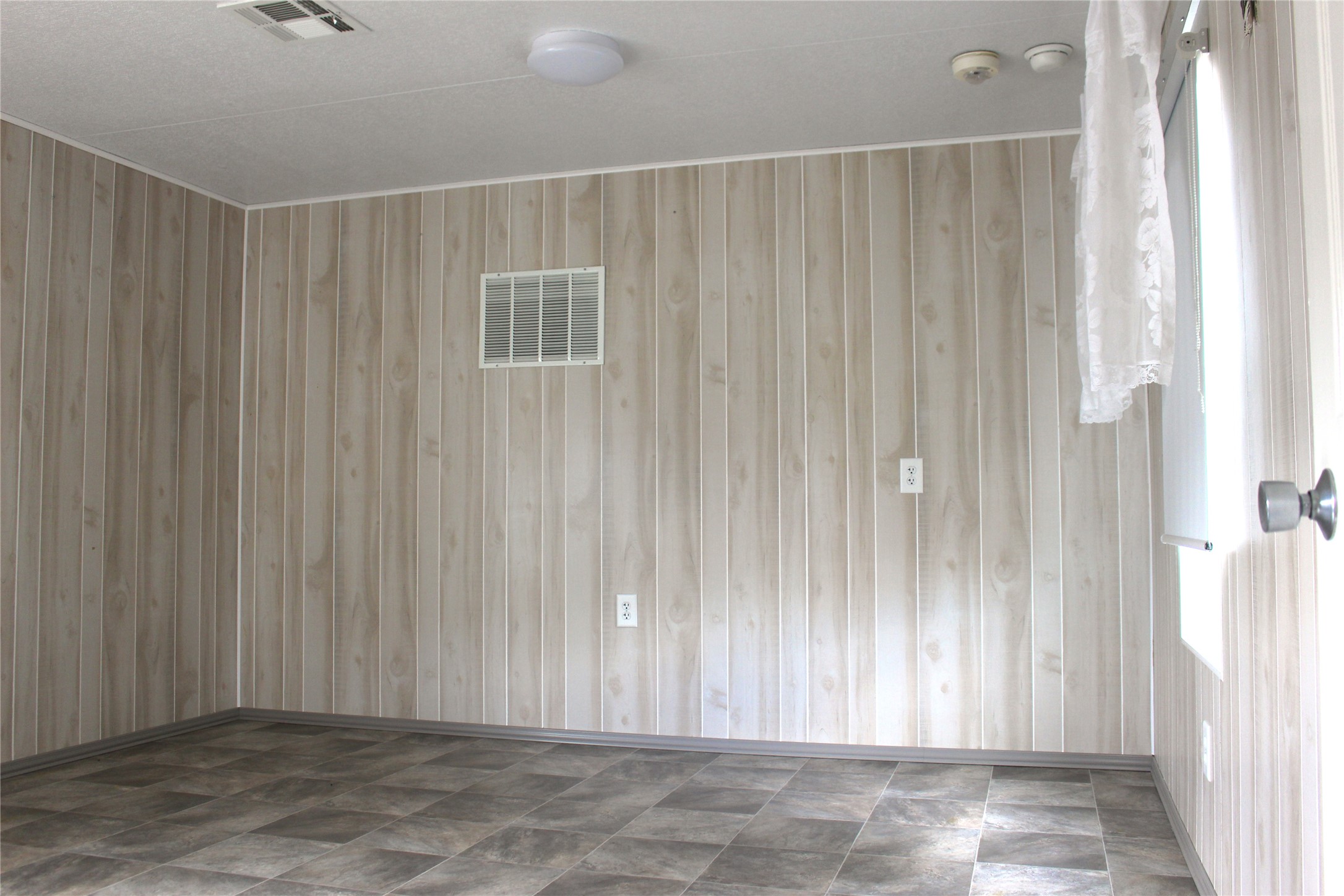 206 W 5th Avenue 13 Property Photo 8