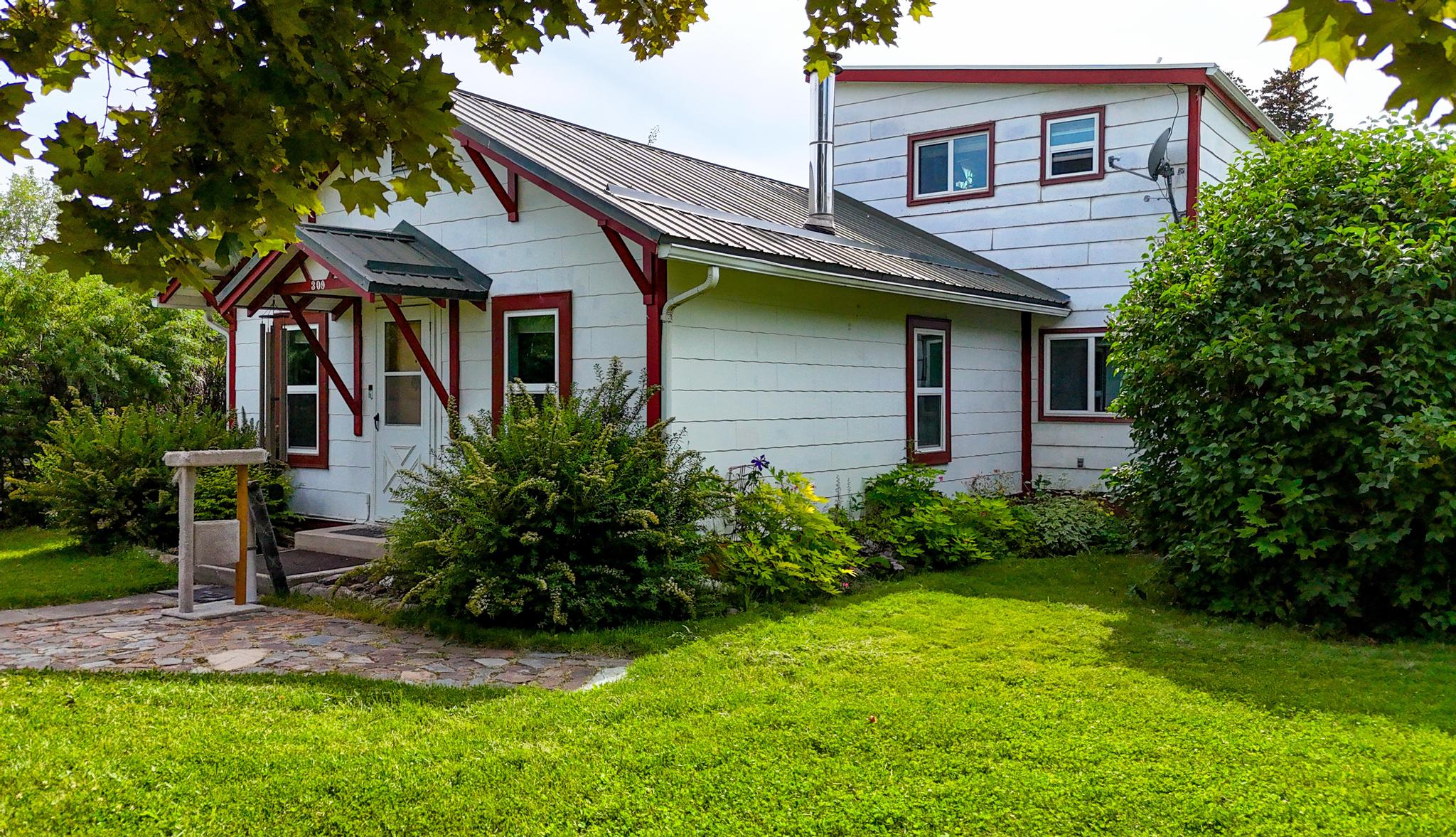 309 2nd Avenue Property Photo 2