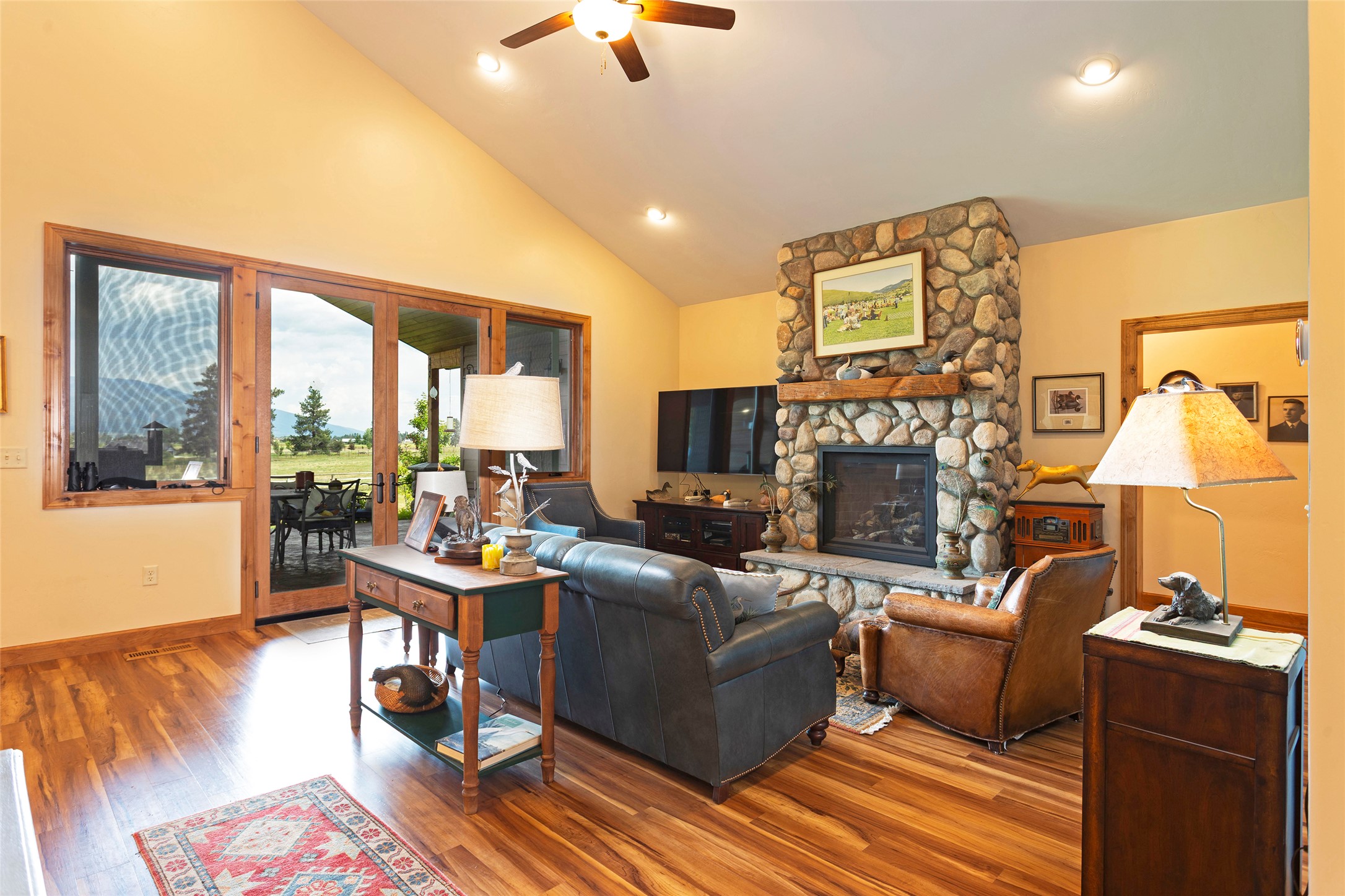 3229 Lupine Lane Property Photo 8