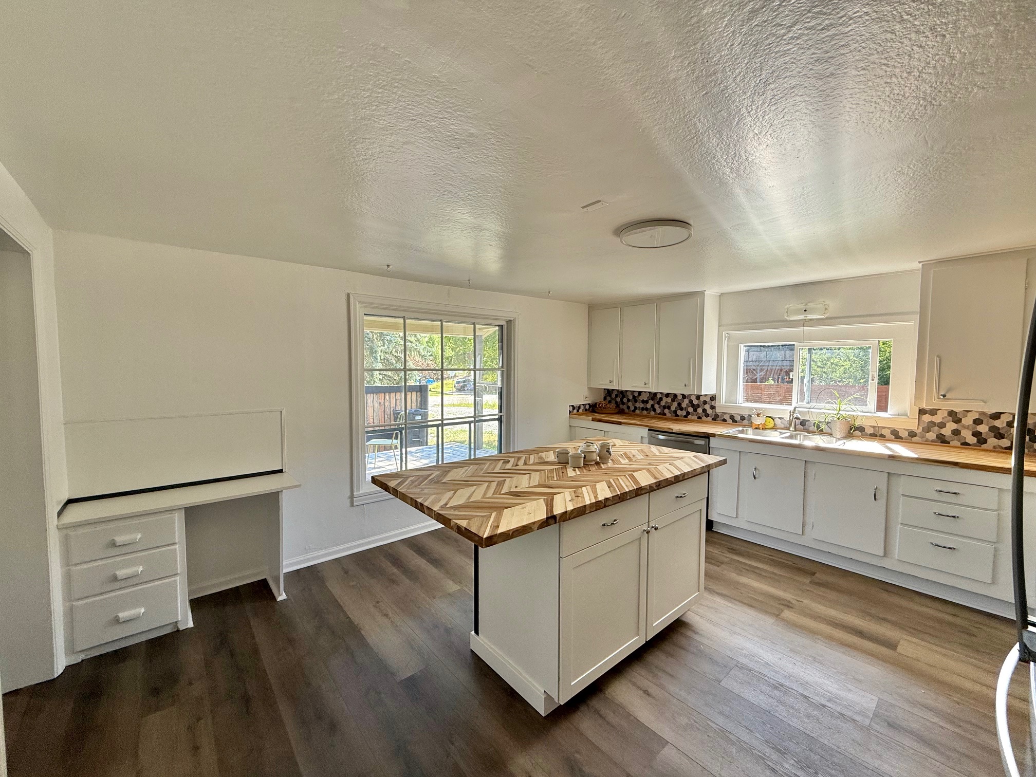 755 Salmon Run Property Photo 7
