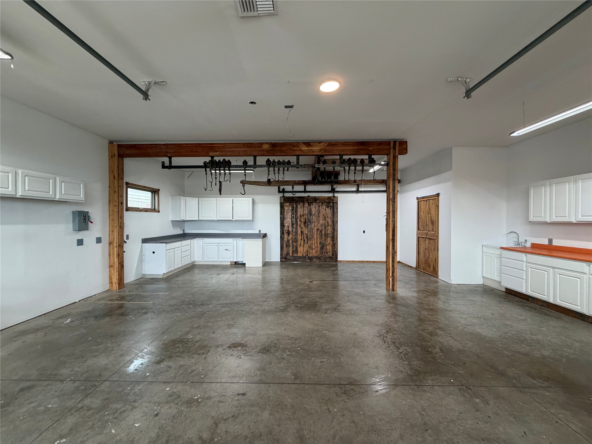 415 E Main Street Property Photo 4