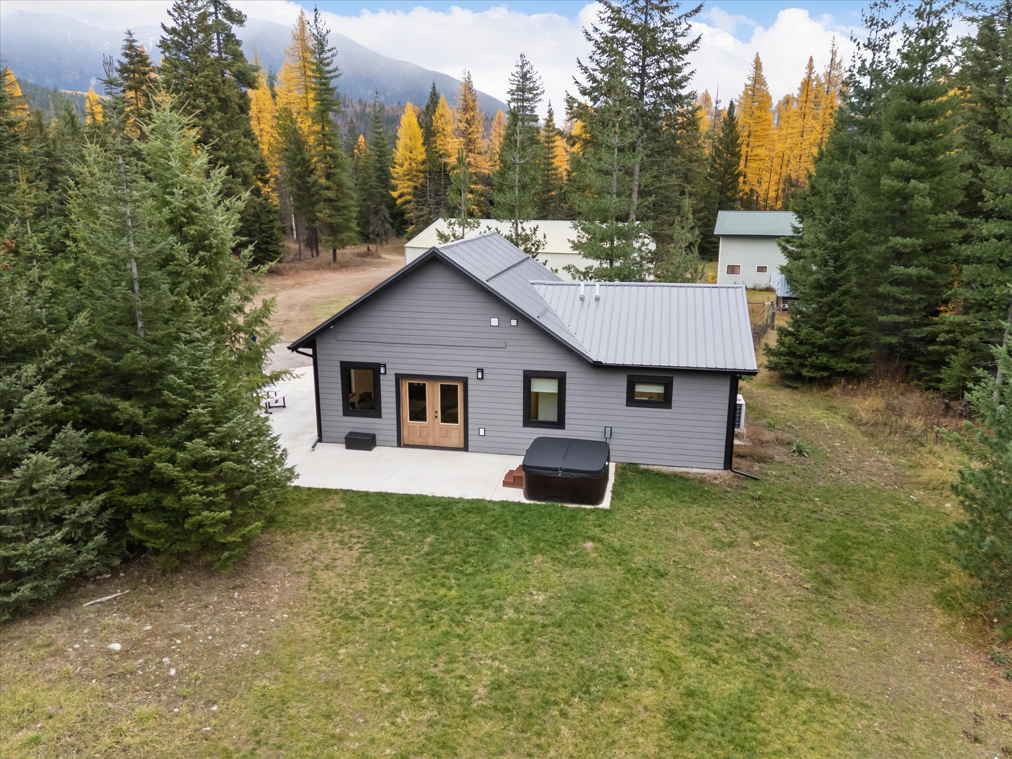 3740 Foothill Road Property Photo 9