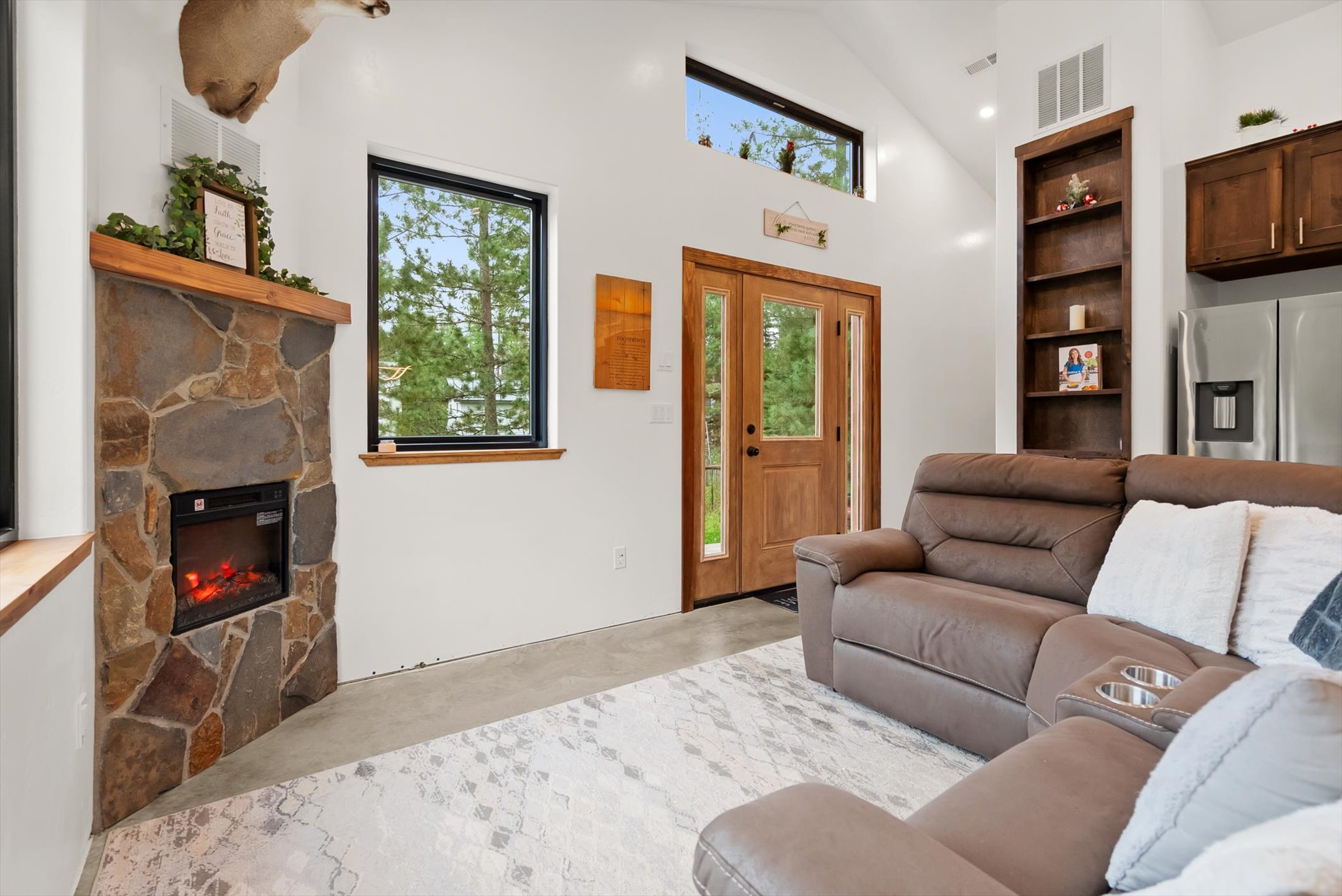3740 Foothill Road Property Photo 18