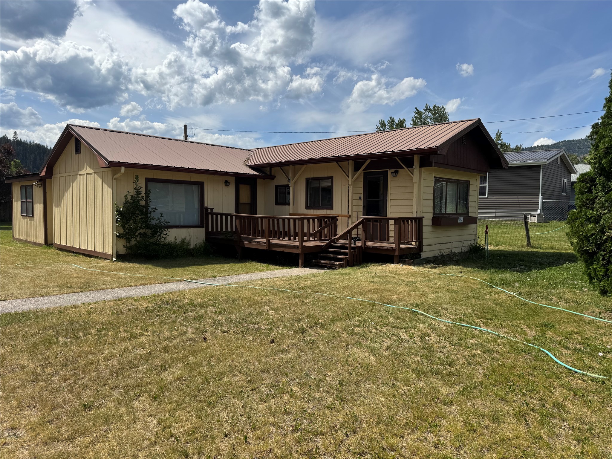 11143 Silver Street Property Photo 1