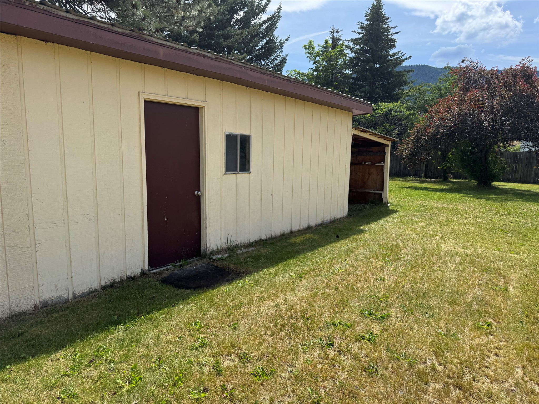 11143 Silver Street Property Photo 4