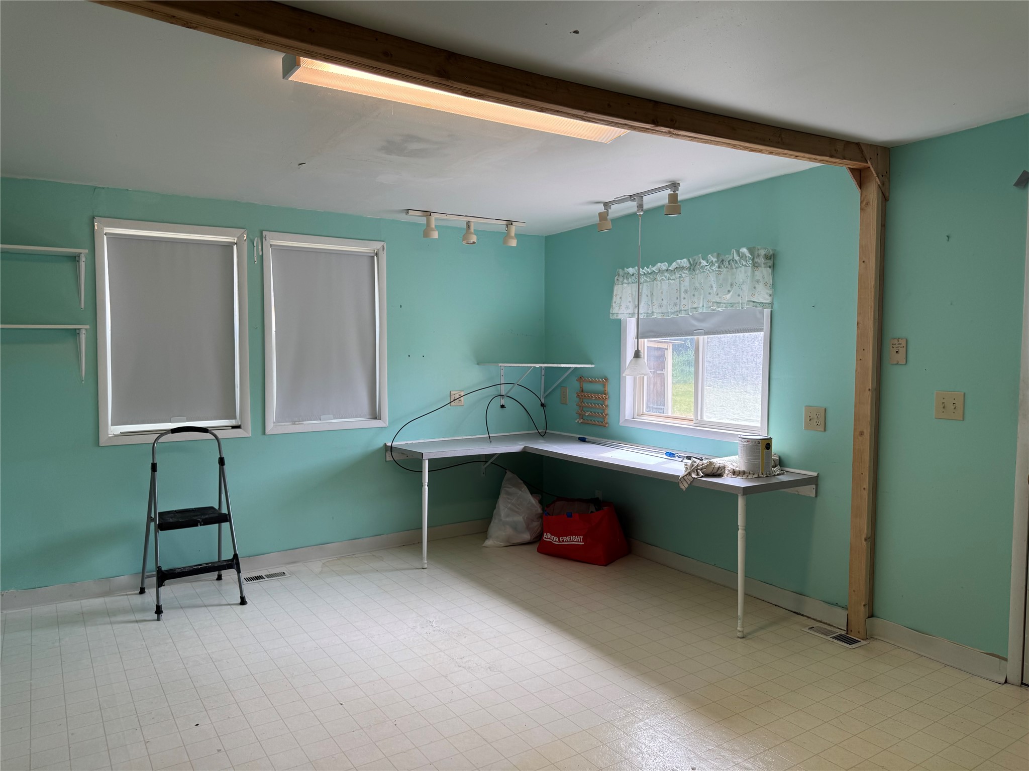 11143 Silver Street Property Photo 14