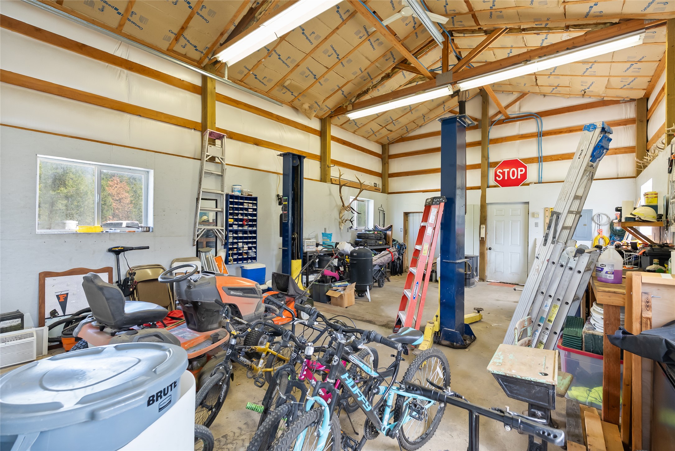 9390 Us Highway 2 W Property Photo 32
