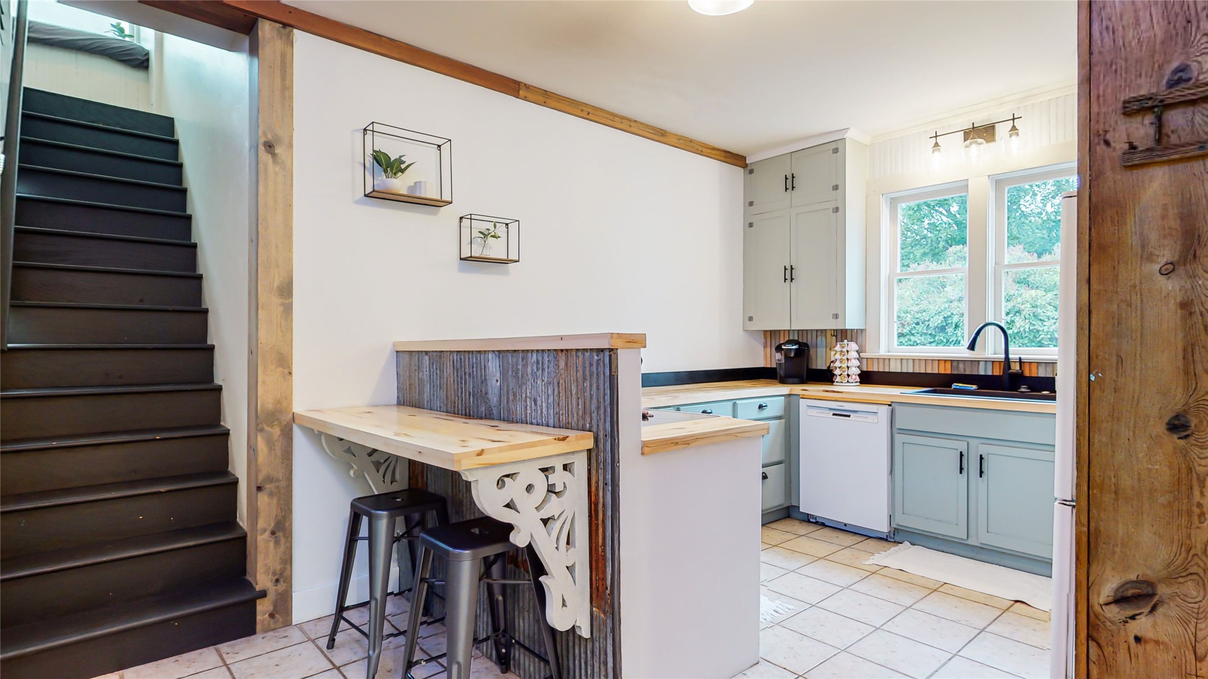 100 Boon Road Property Photo 17