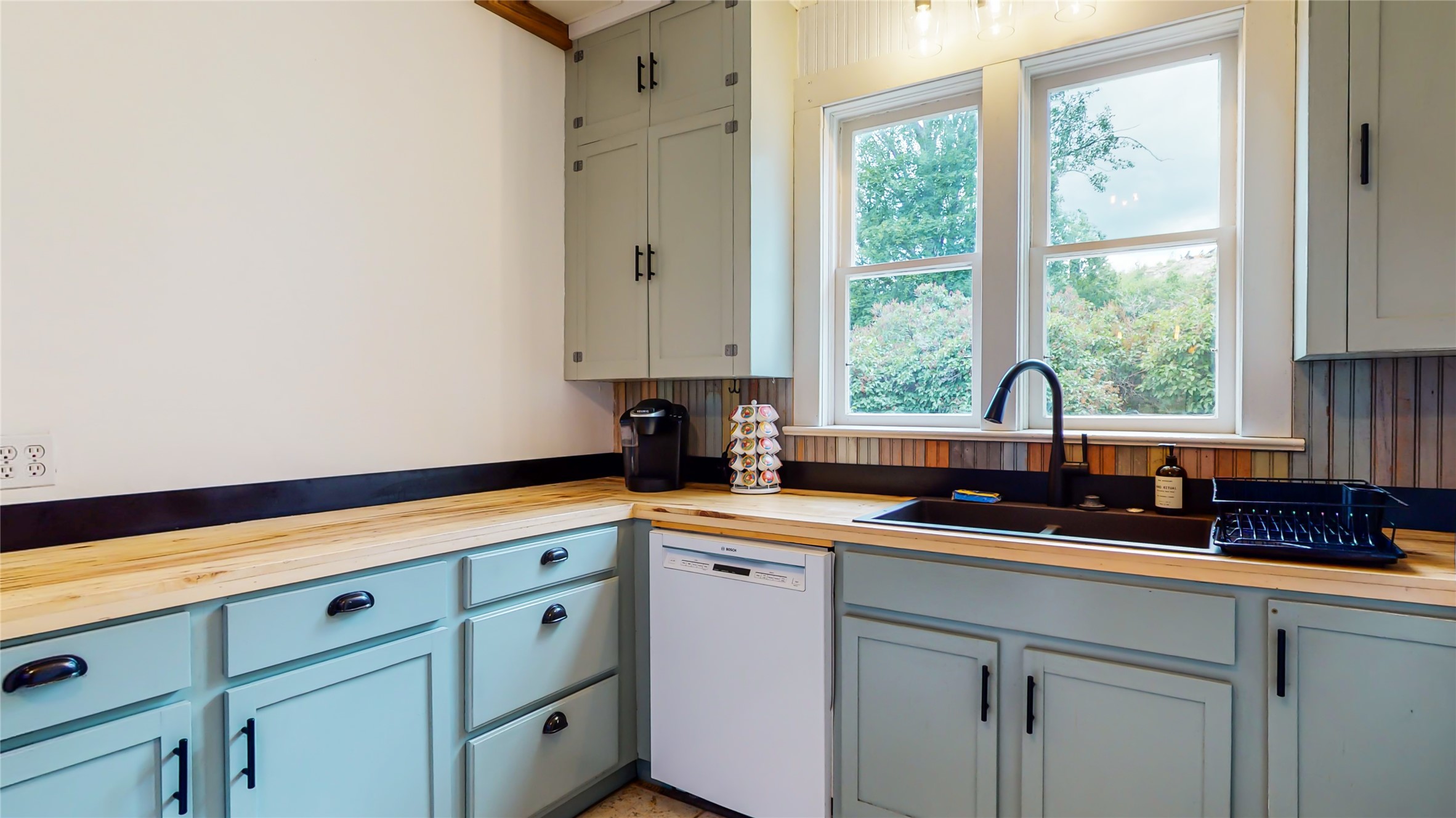 100 Boon Road Property Photo 18