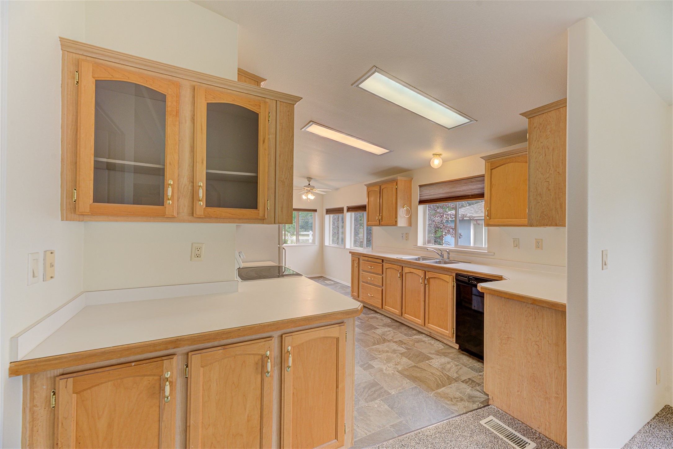 3000 Villard Avenue 335 Property Photo 12