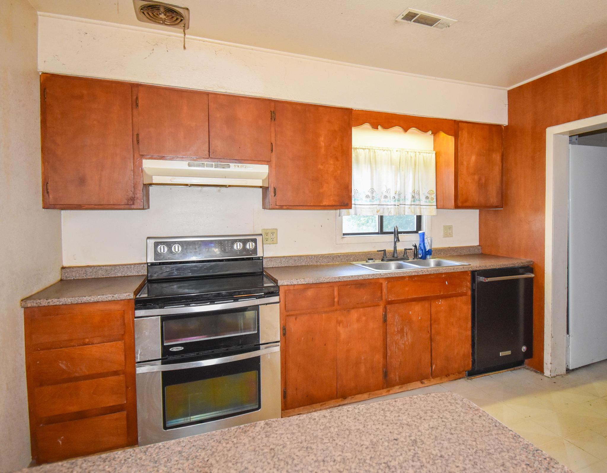 42419 3rd Avenue E Property Photo 3