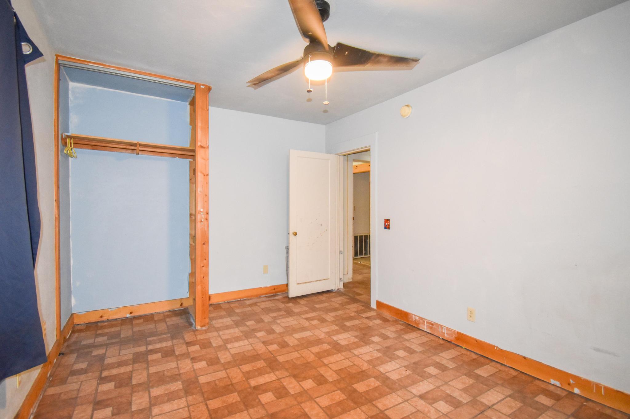 42419 3rd Avenue E Property Photo 6