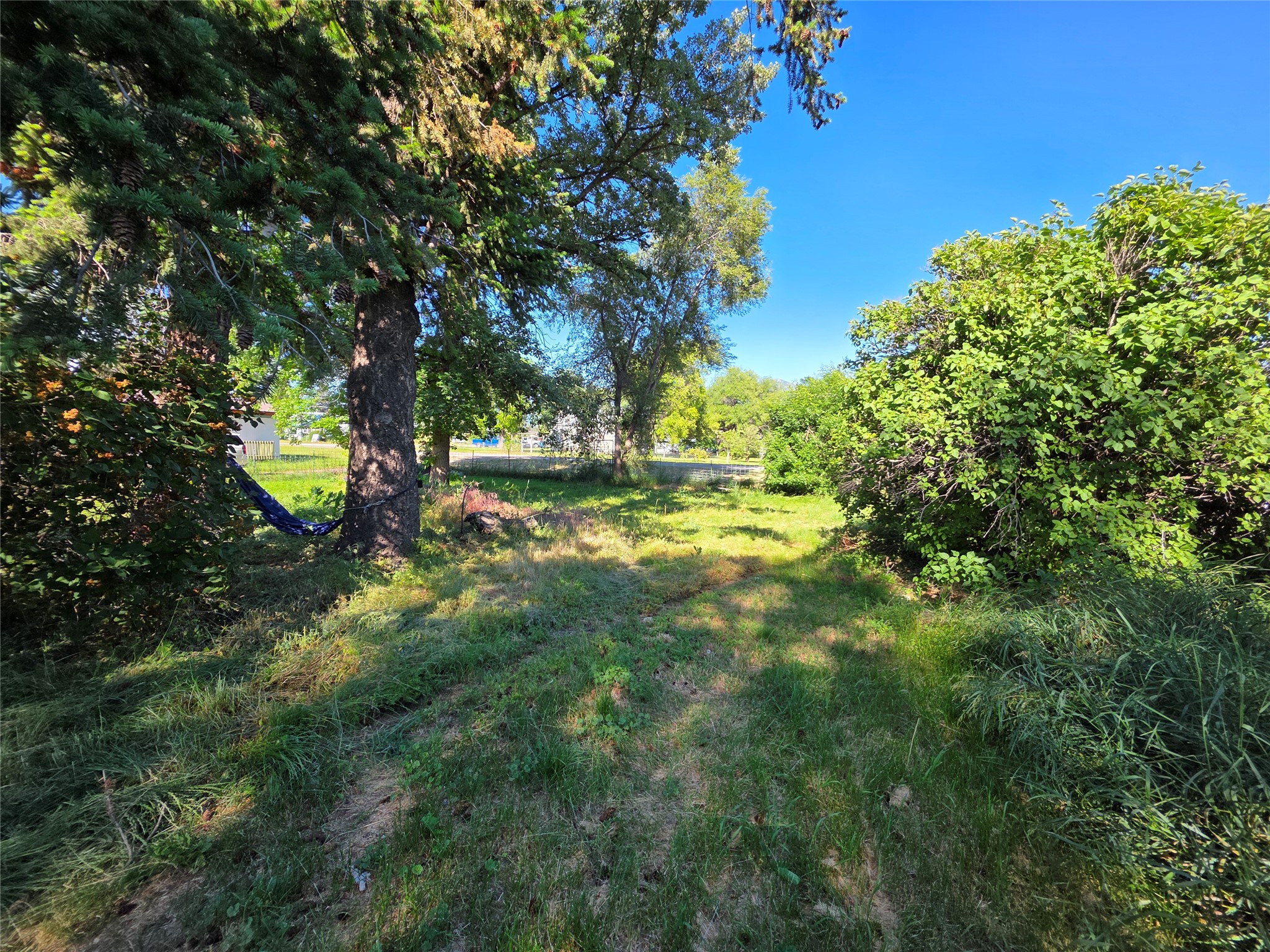 42419 3rd Avenue E Property Photo 7