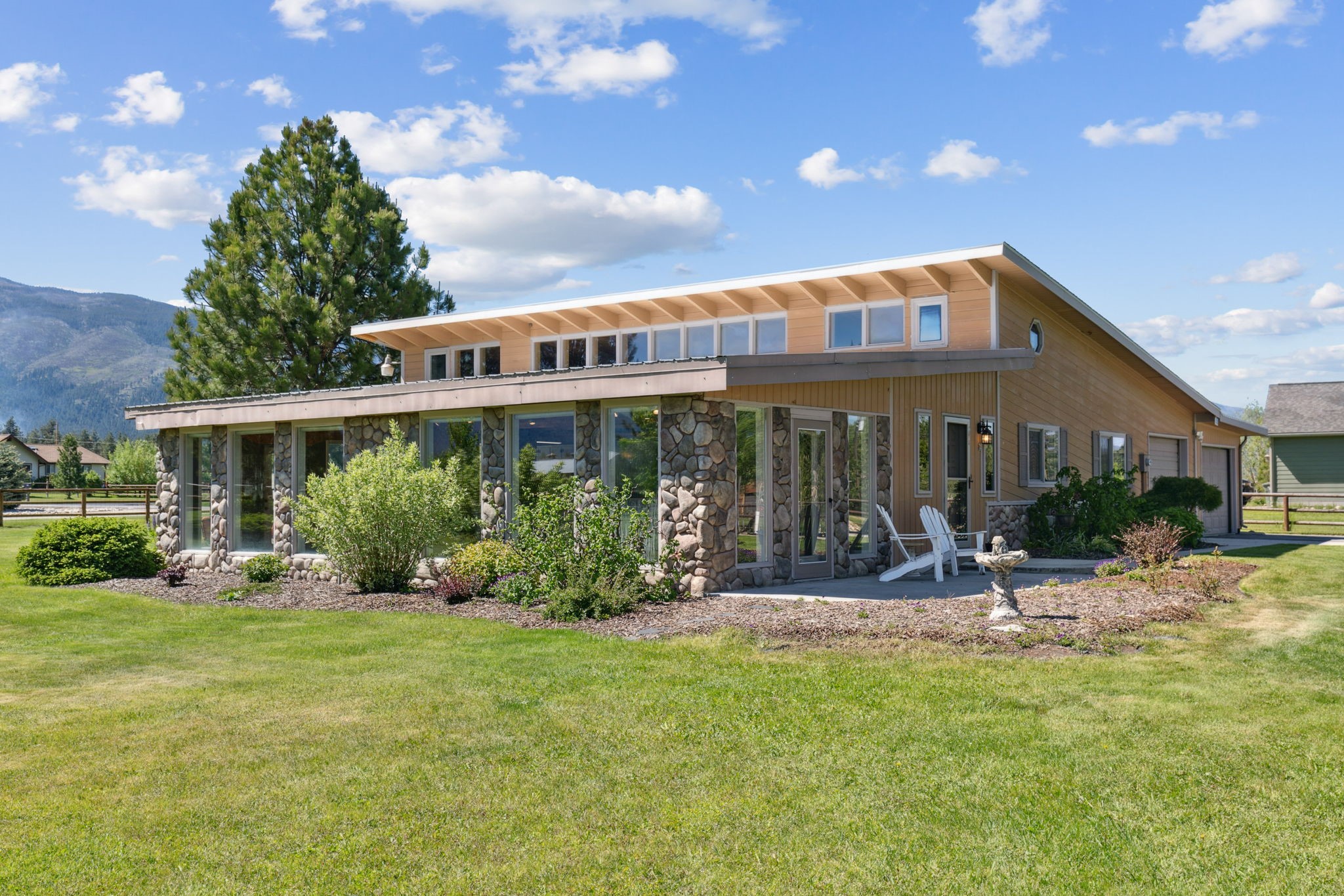 4079 Stevensville River Road Property Photo 3