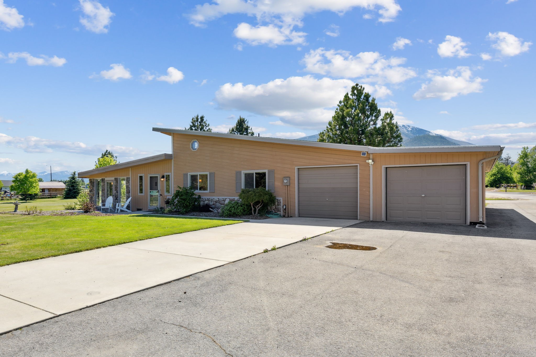 4079 Stevensville River Road Property Photo 5
