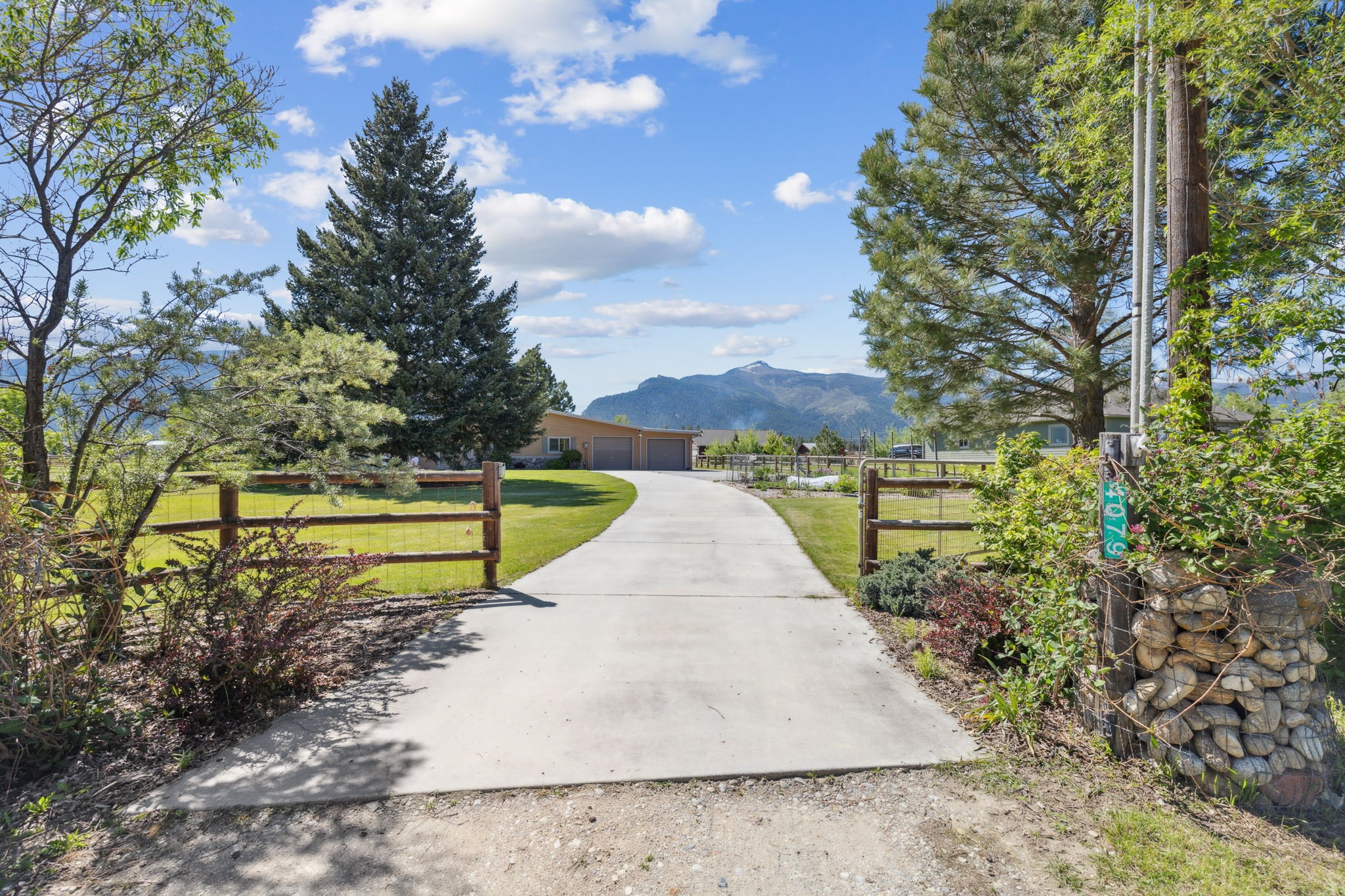 4079 Stevensville River Road Property Photo 6