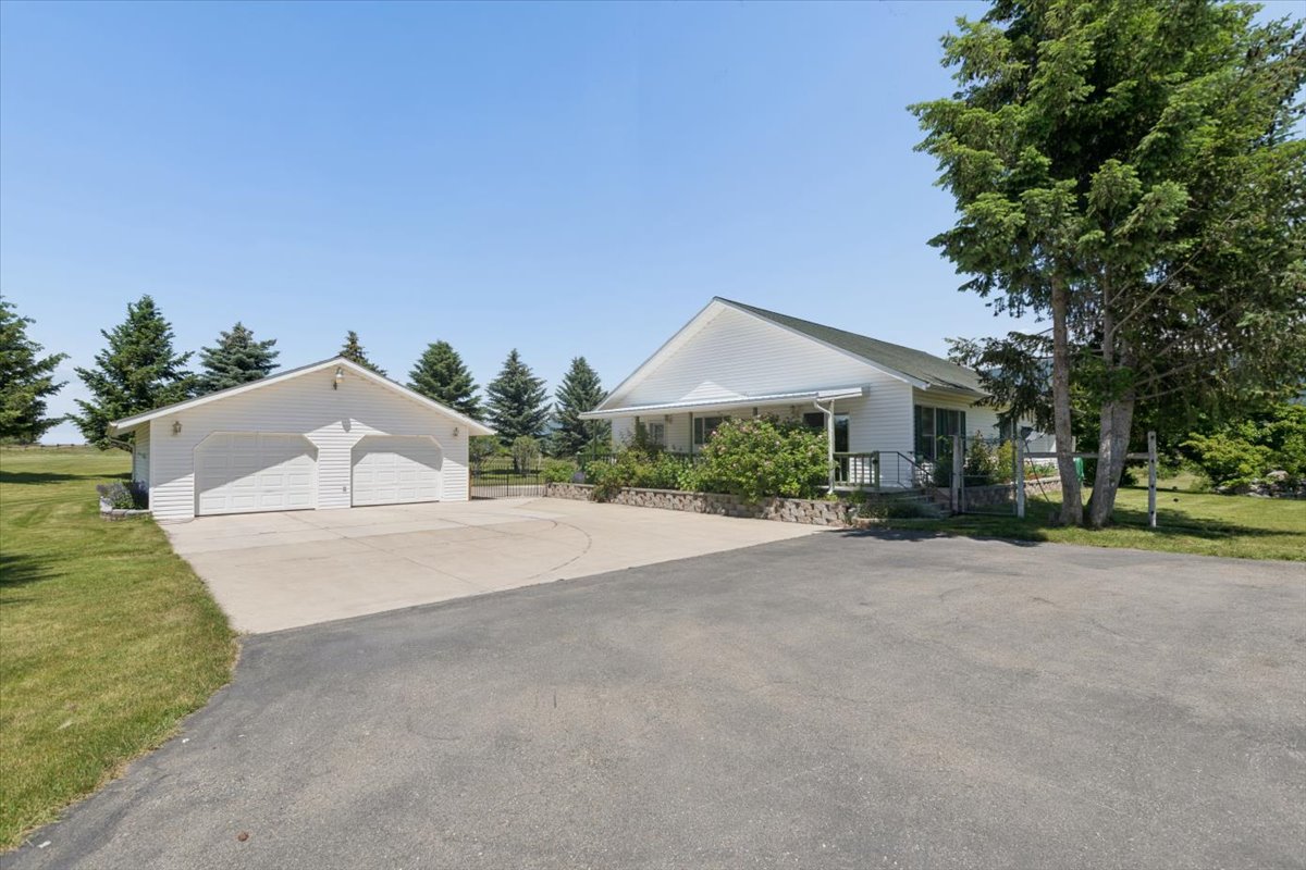 23 Dancing Prairie Lane Property Photo 4