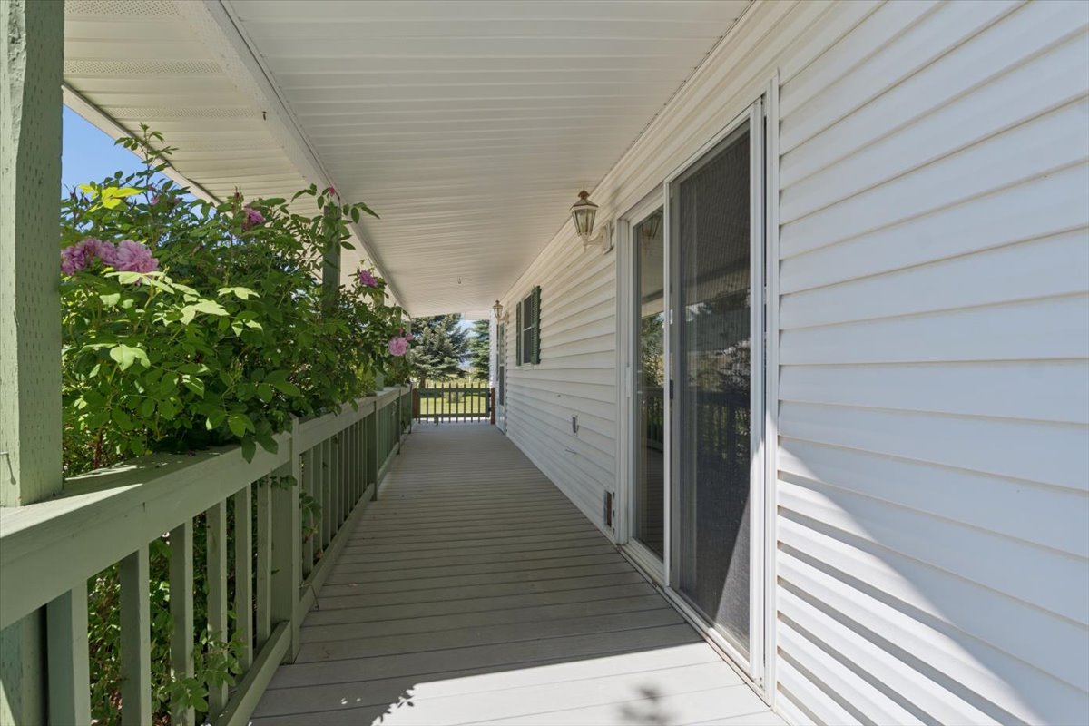 23 Dancing Prairie Lane Property Photo 5