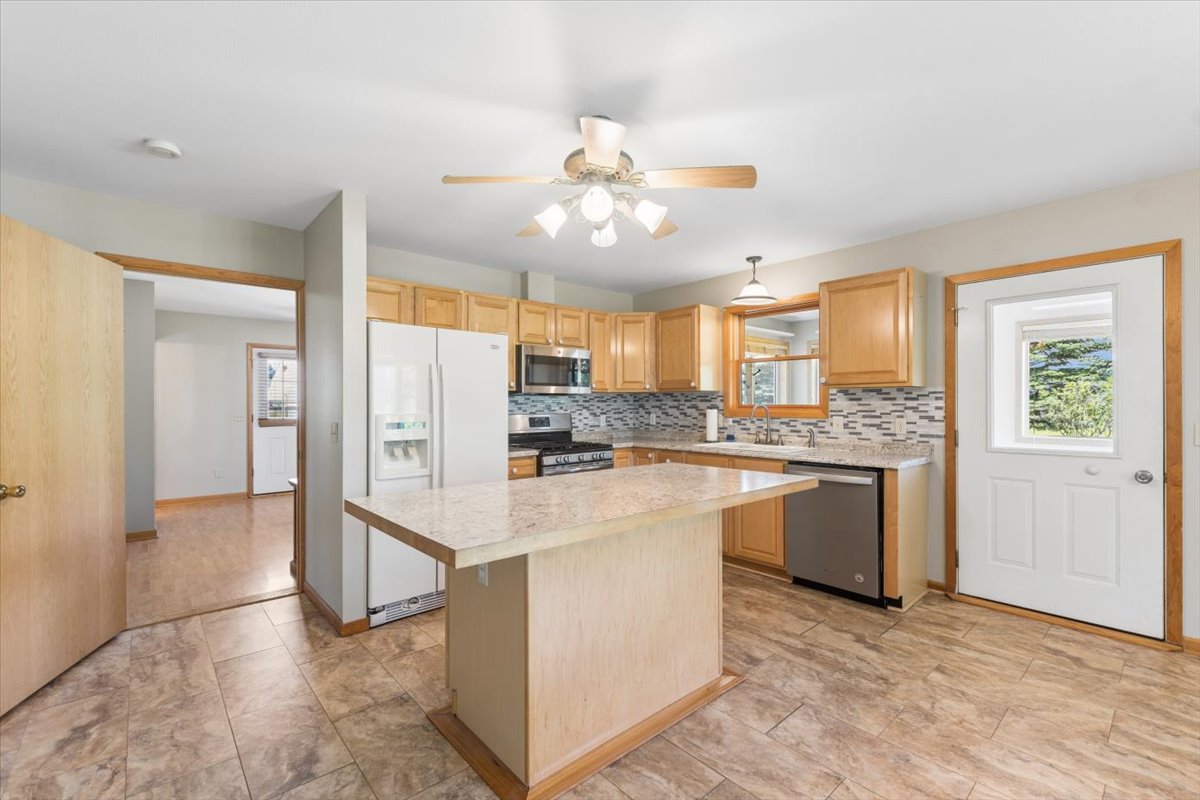 23 Dancing Prairie Lane Property Photo 10