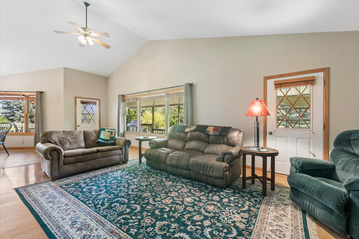 23 Dancing Prairie Lane Property Photo 11