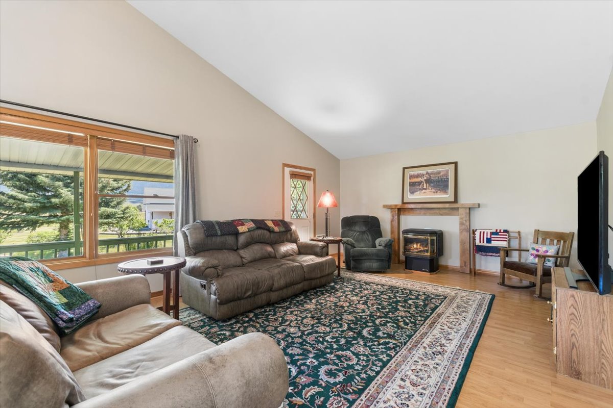 23 Dancing Prairie Lane Property Photo 12