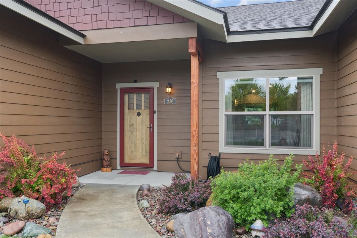 236 Bluebunch Court Property Photo 4