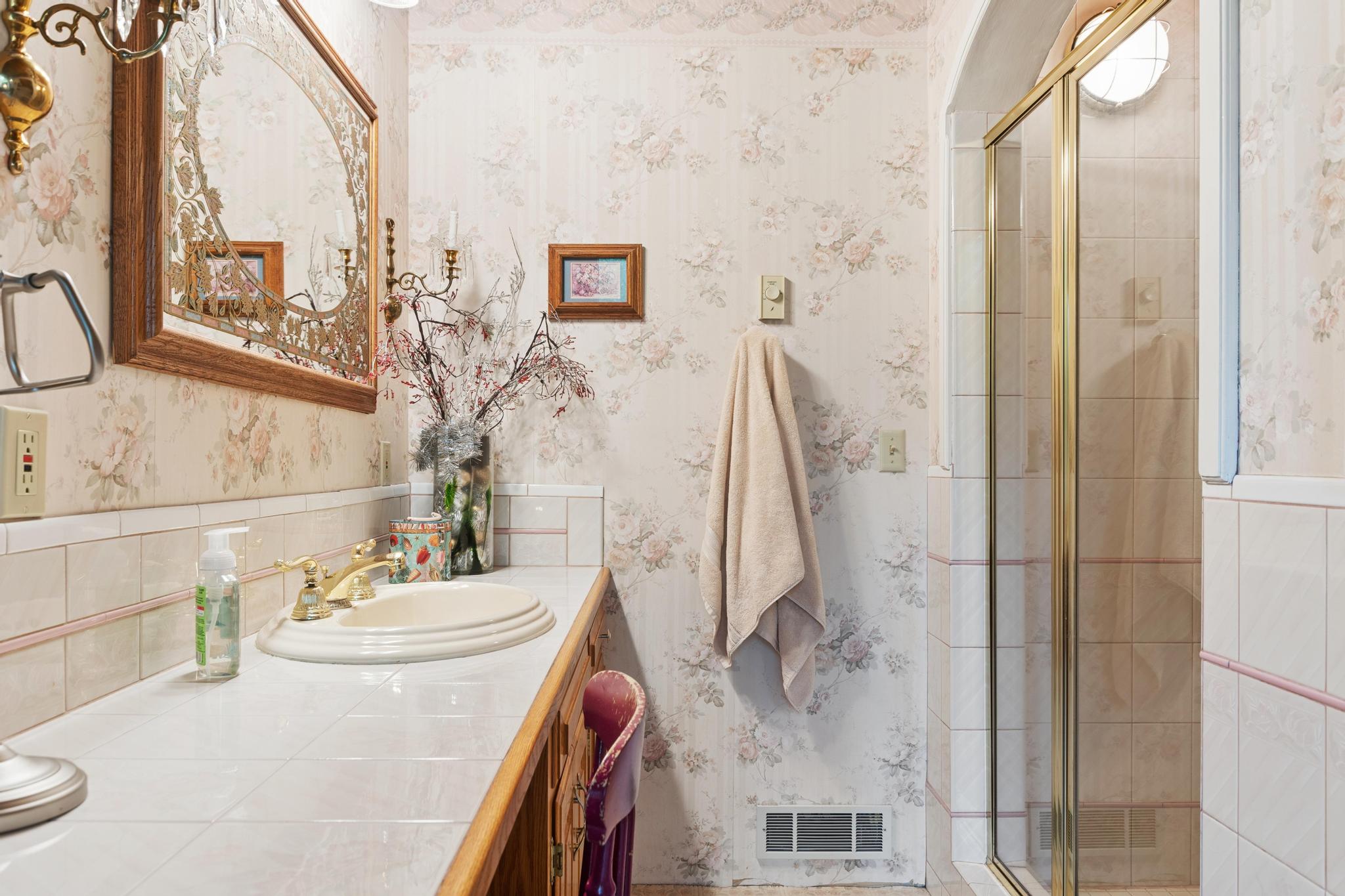 45 Breezy Bay Drive Property Photo 12