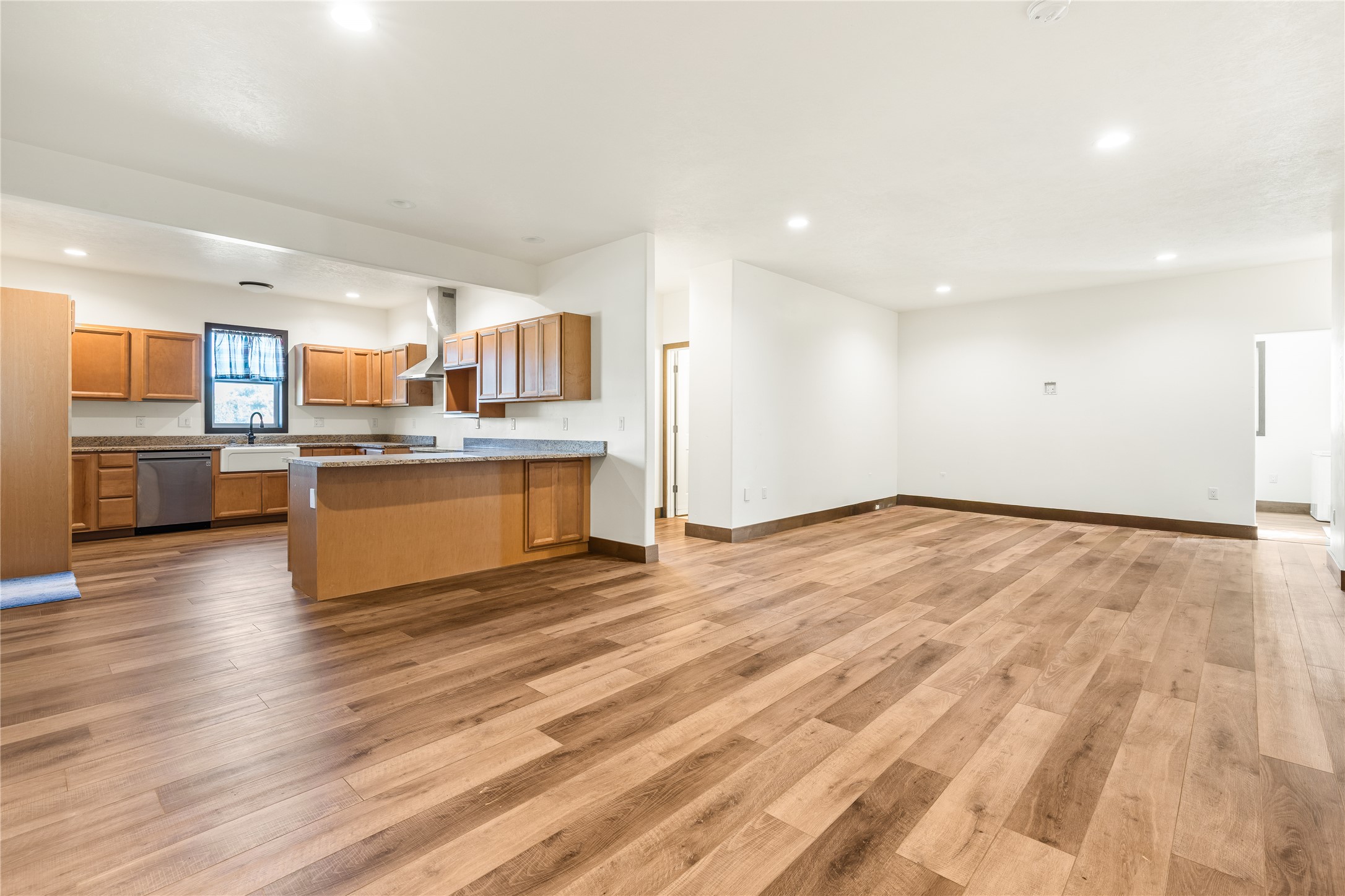 400 Cochell Way Property Photo 46