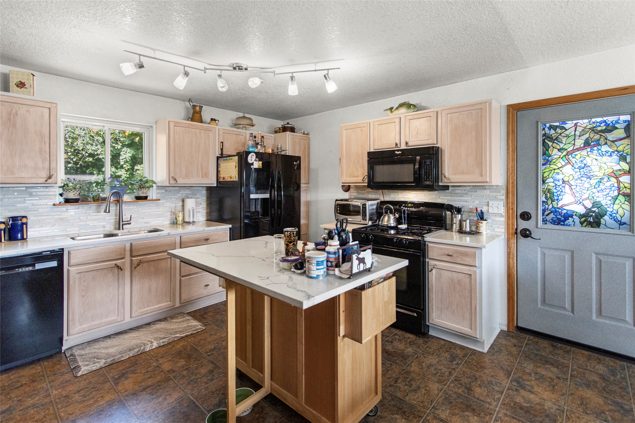 166 Larch Lane Property Photo 3