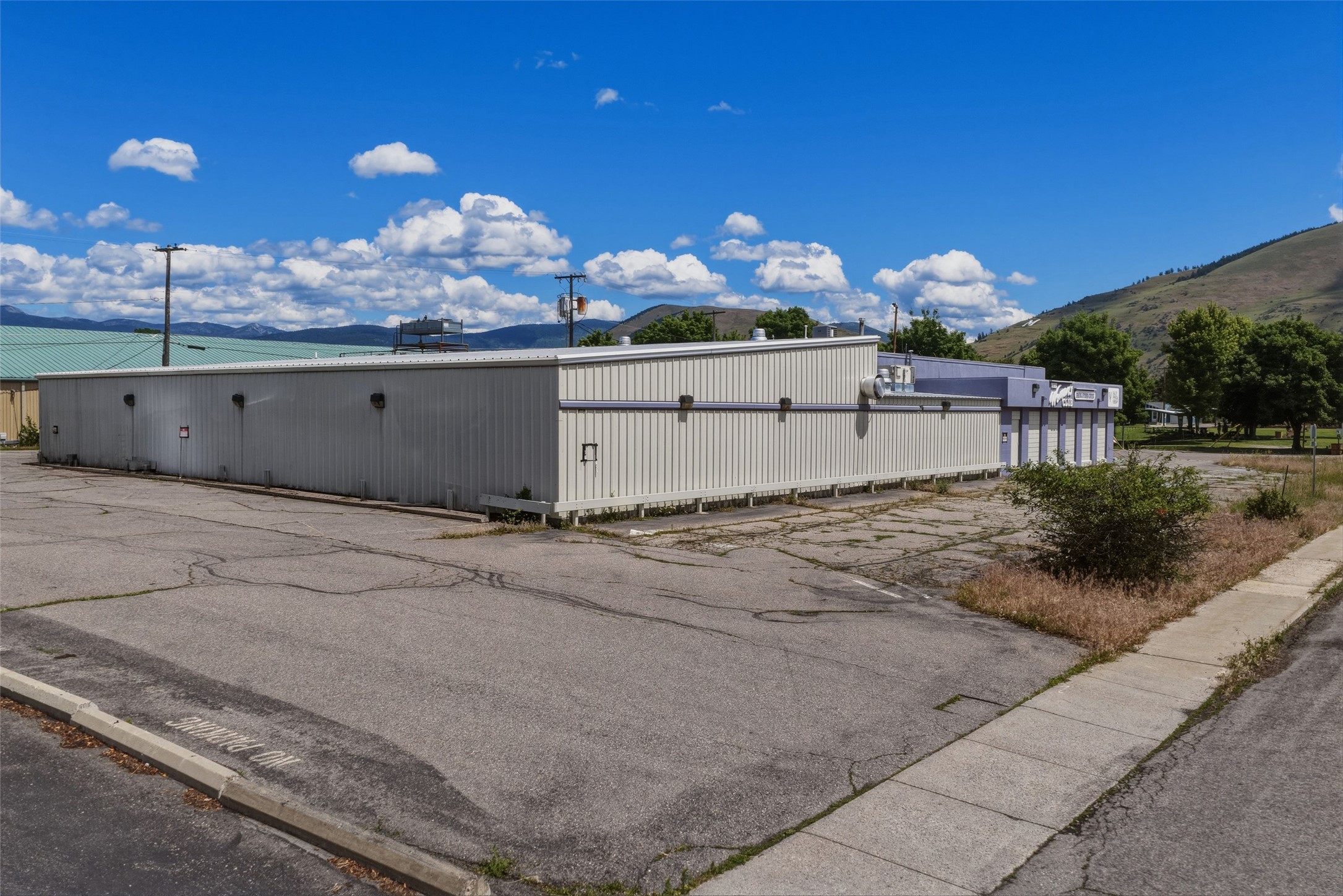 2105 Bow Street Property Photo 12