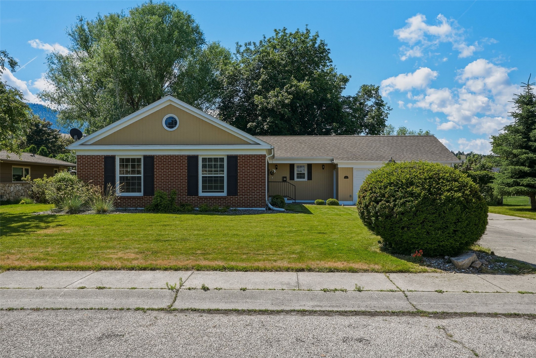 3812 Bellecrest Drive Property Photo 1