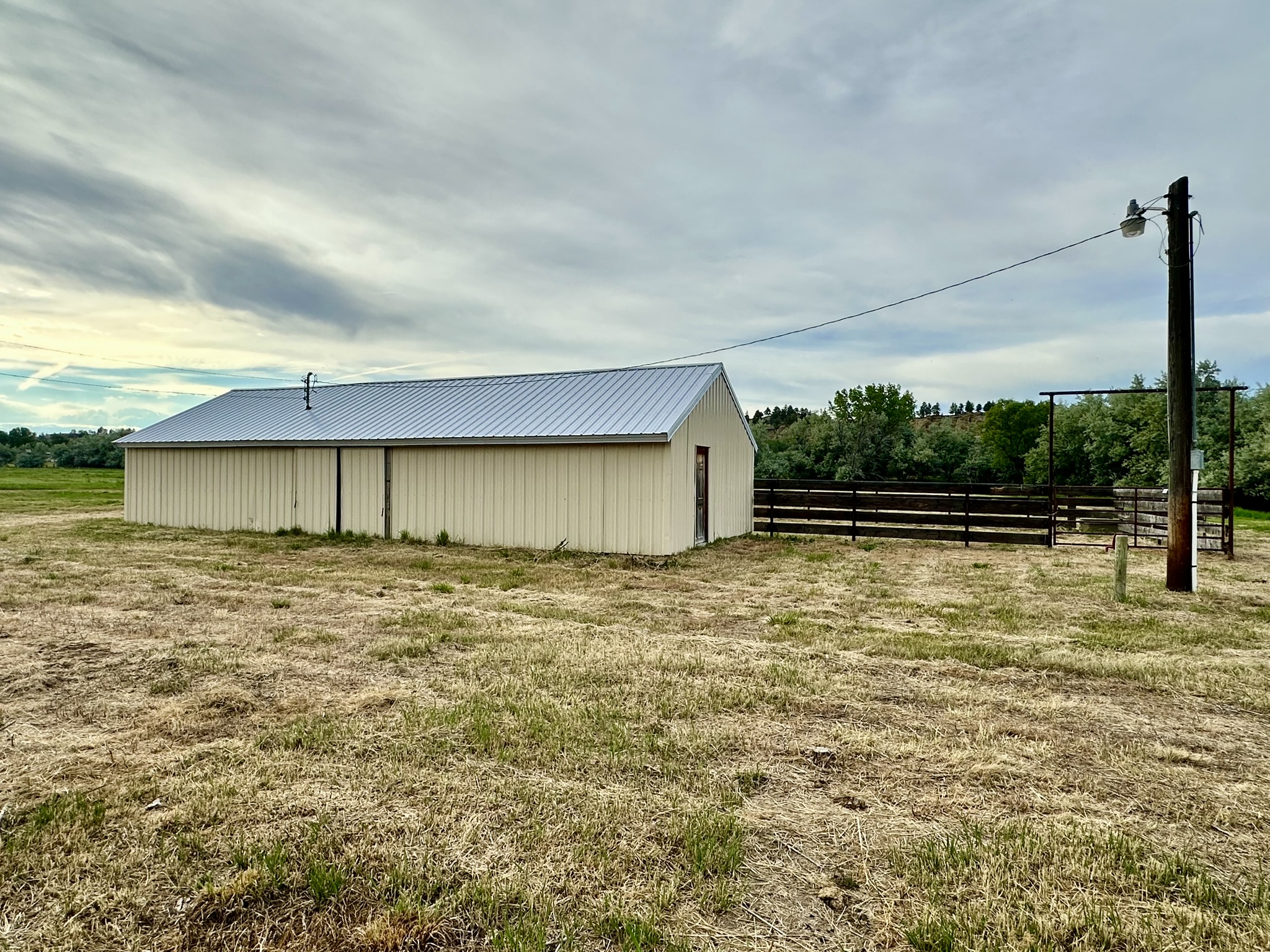 417 River Avenue E Property Photo 4