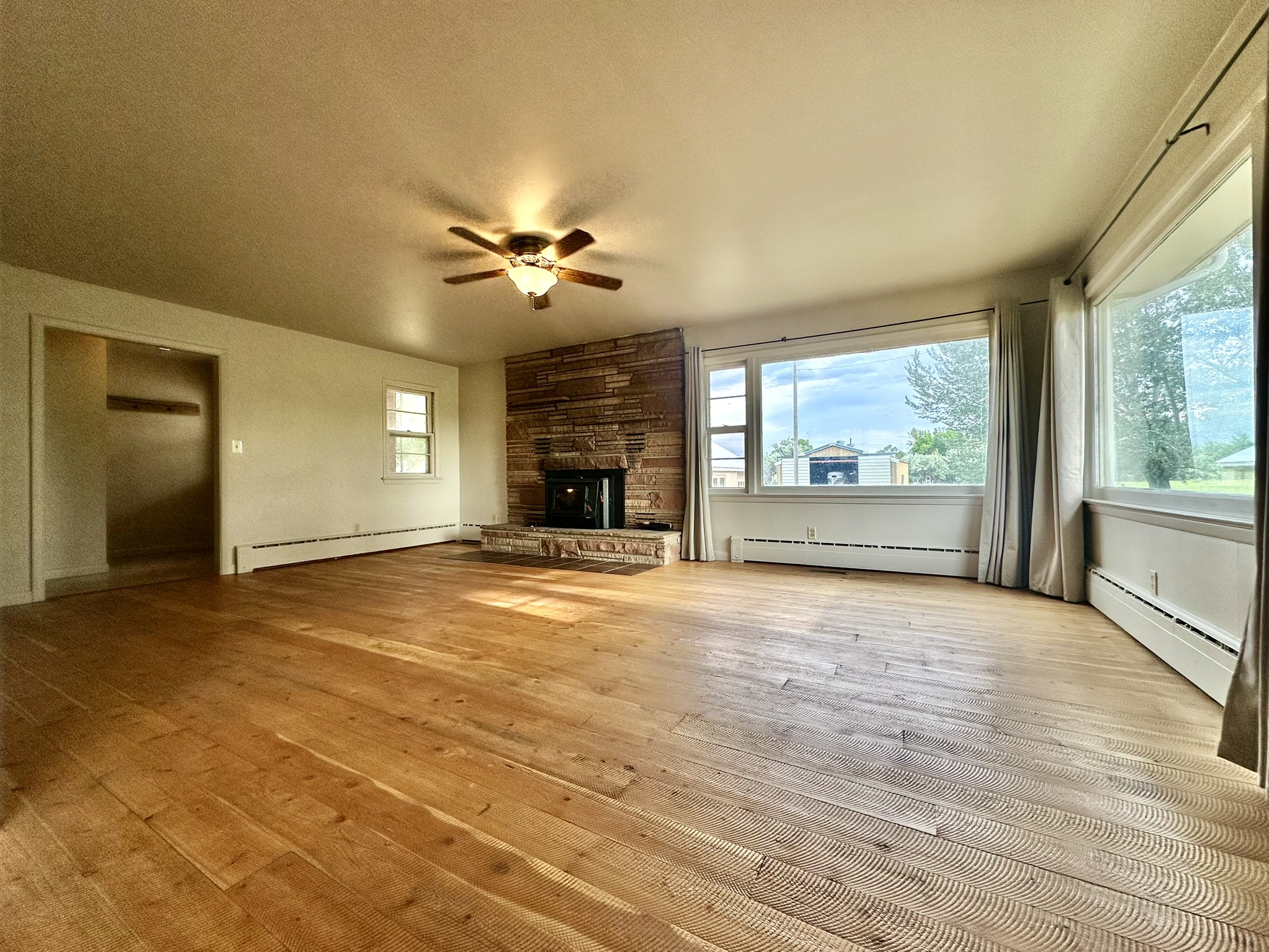 417 River Avenue E Property Photo 6