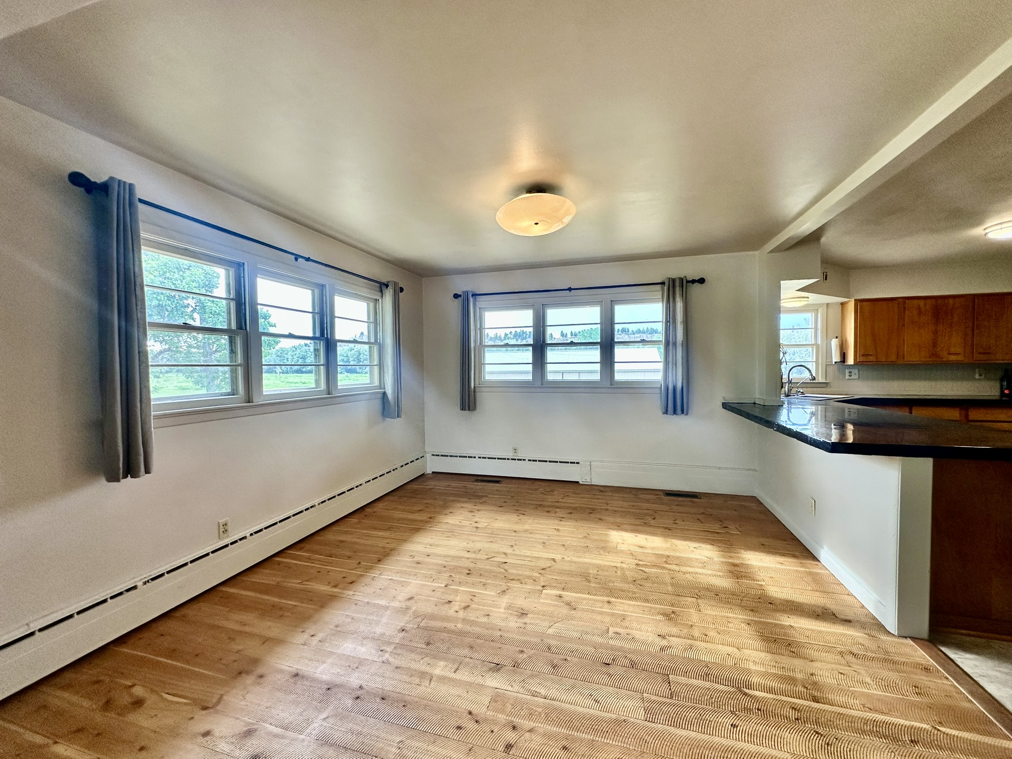 417 River Avenue E Property Photo 9